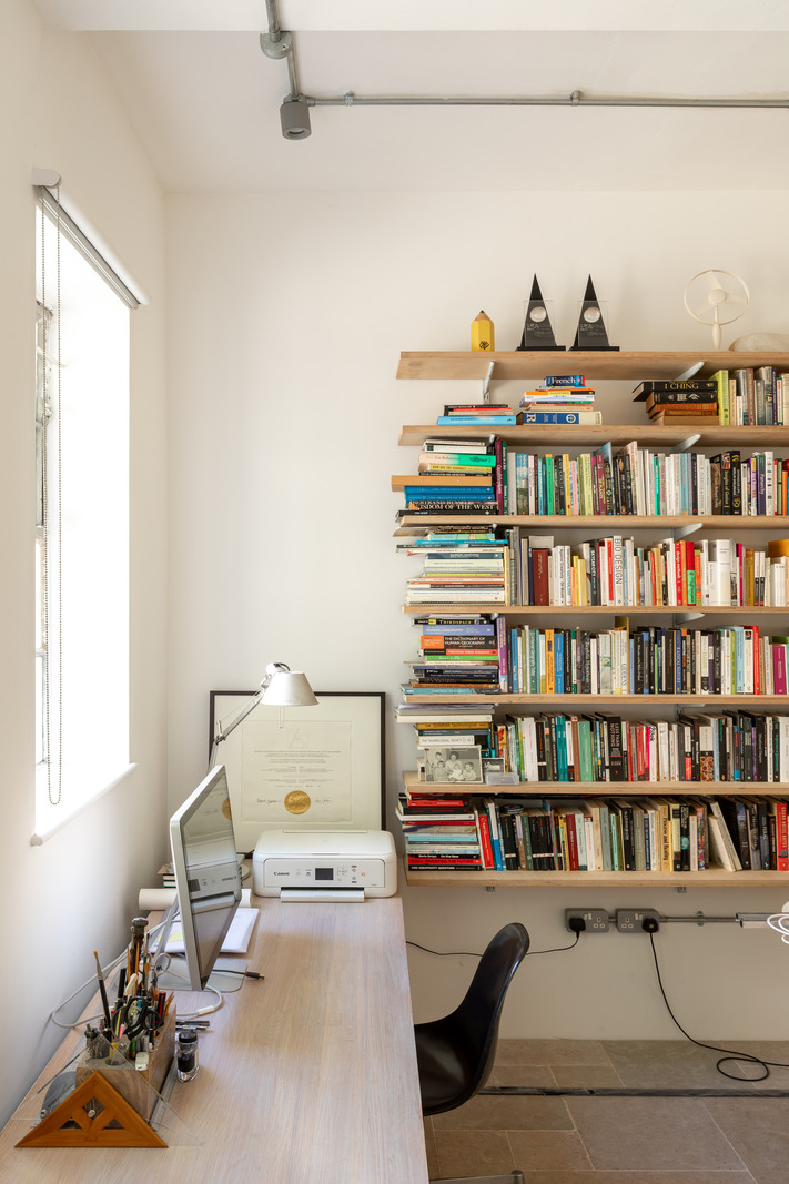 bureau et bibliothèque