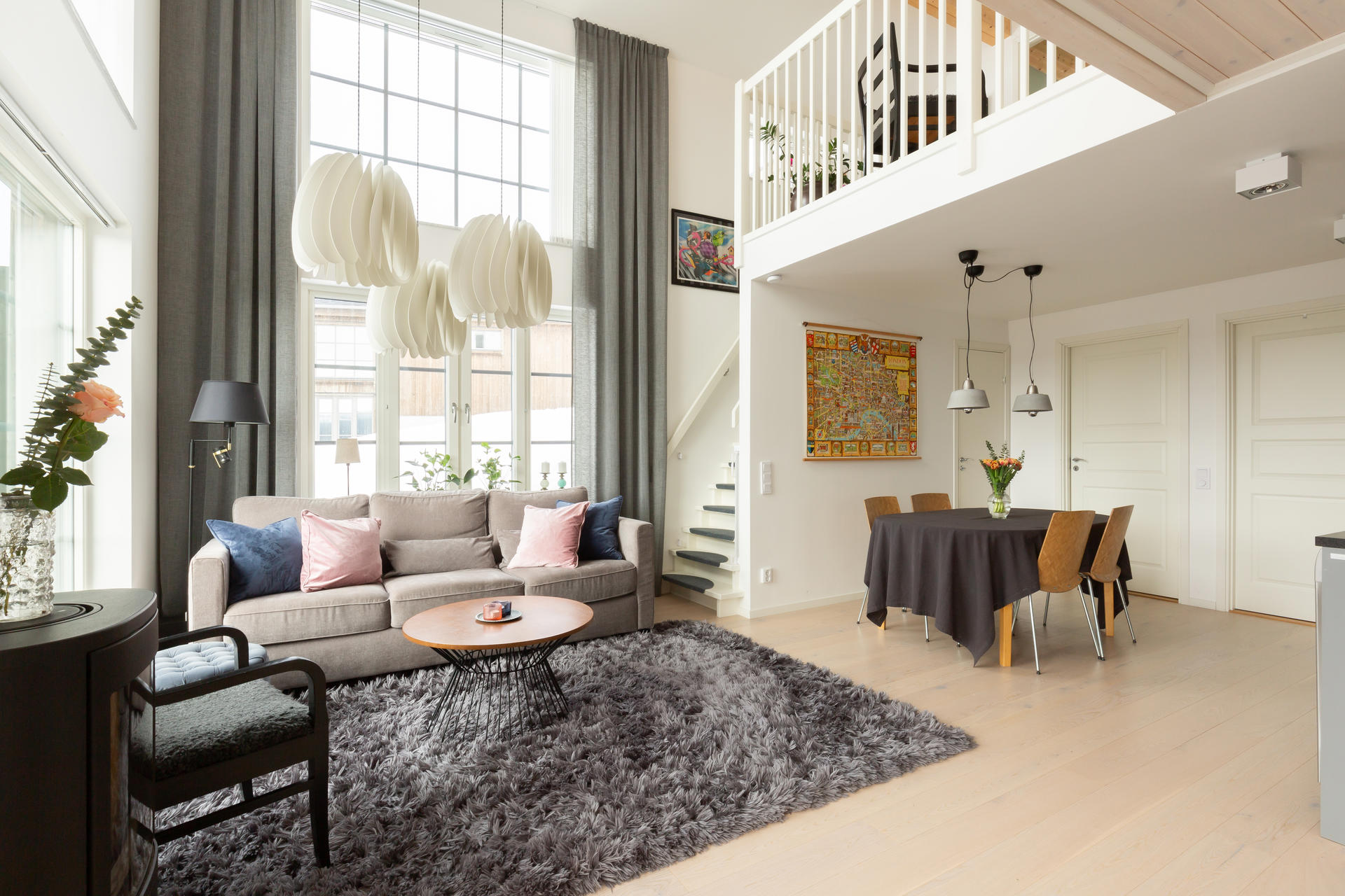salon double hauteur décoration contemporaine avec mezzanine salon double hauteur décoration contemporaine avec mezzanine
