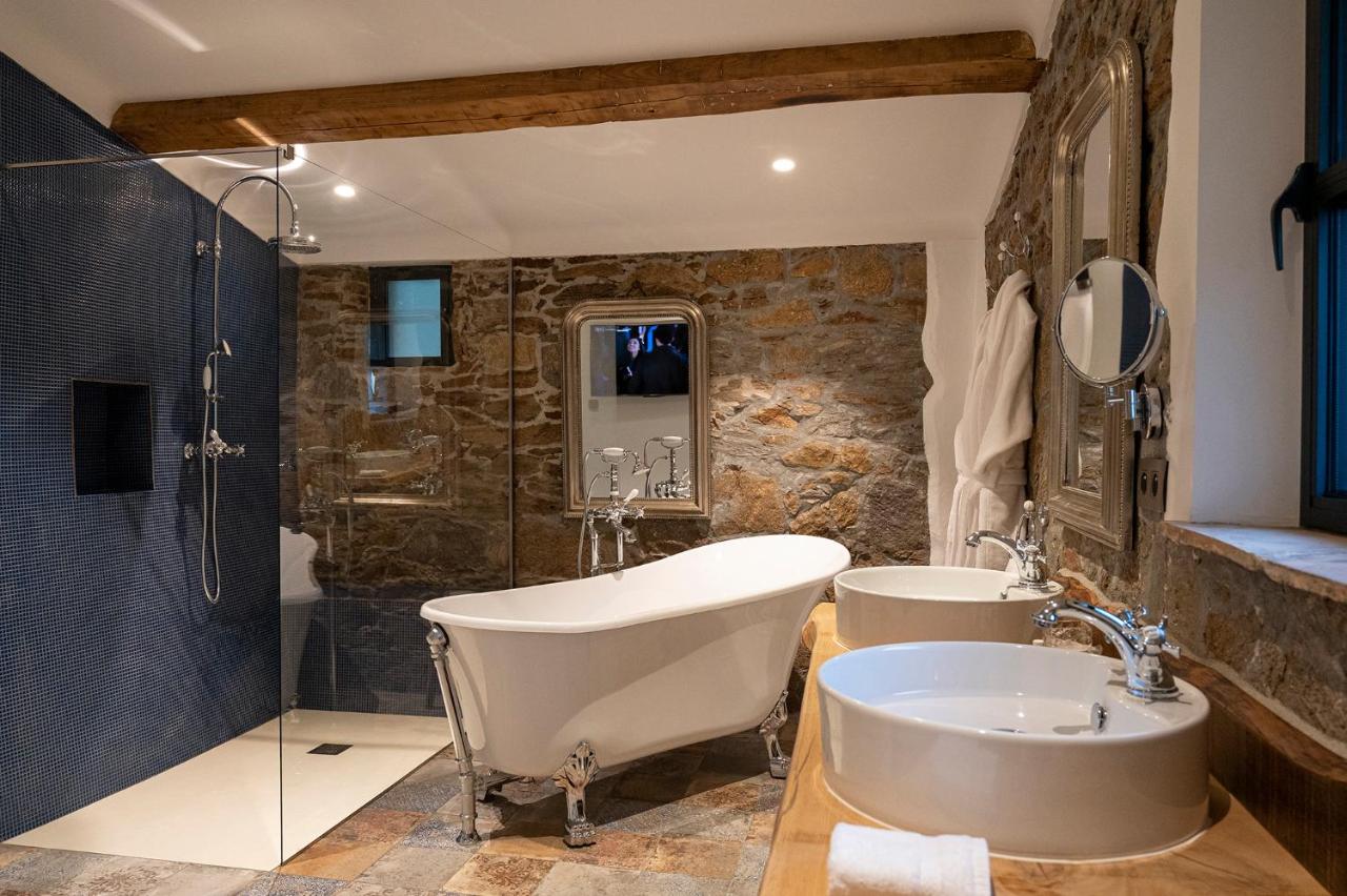 salle de bain décoration campagne chic La Petite Maison du Clos de Mansart salle de bain décoration campagne chic La Petite Maison du Clos de Mansart