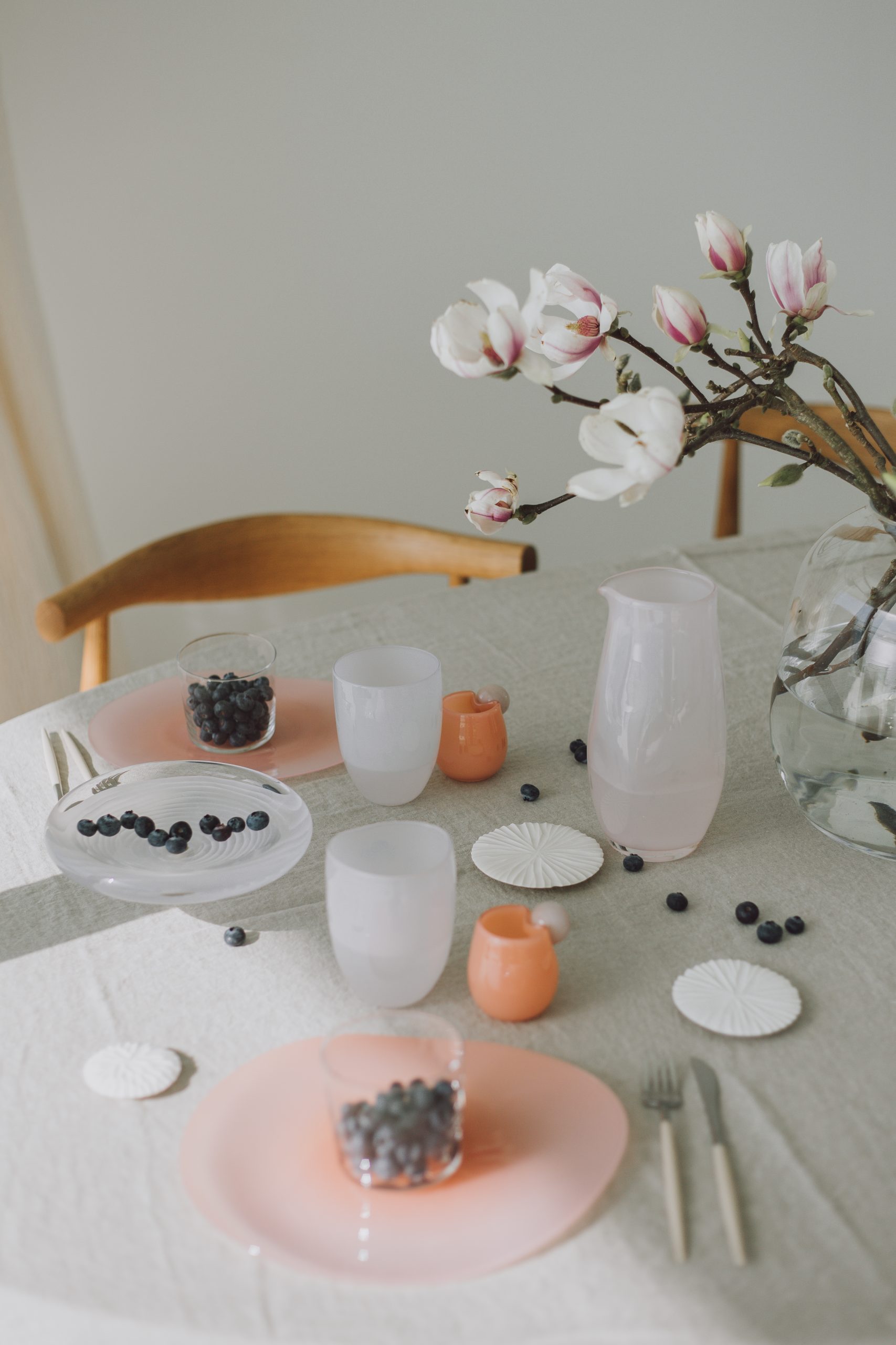 table à manger décoration rose et blanche table à manger décoration rose et blanche