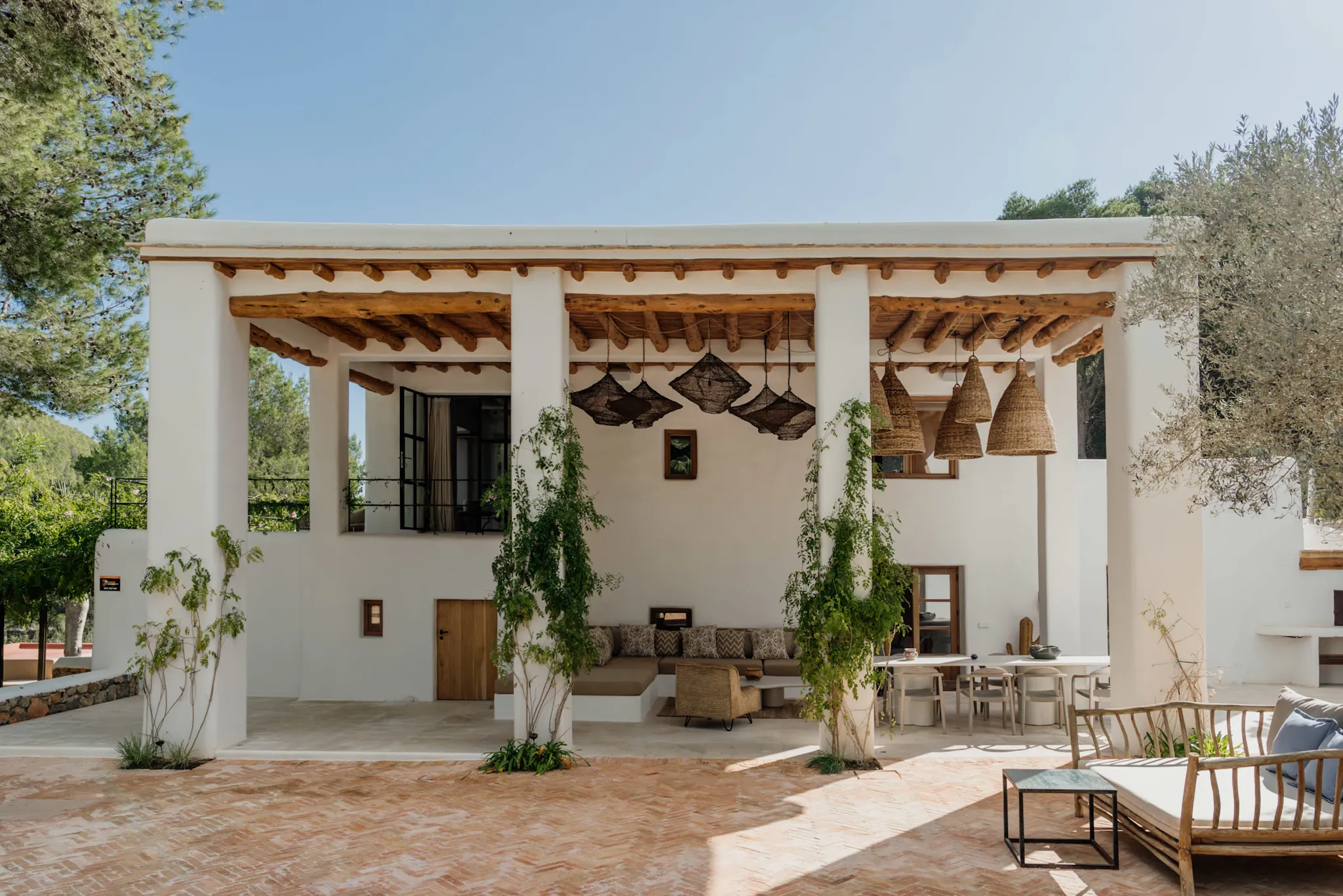 terrasse abritée maison rustique chic à Ibiza terrasse abritée maison rustique chic à Ibiza