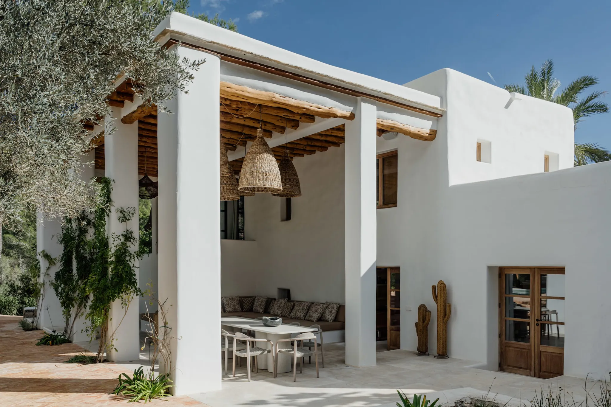 terrasse abritée maison rustique chic à Ibiza terrasse abritée maison rustique chic à Ibiza