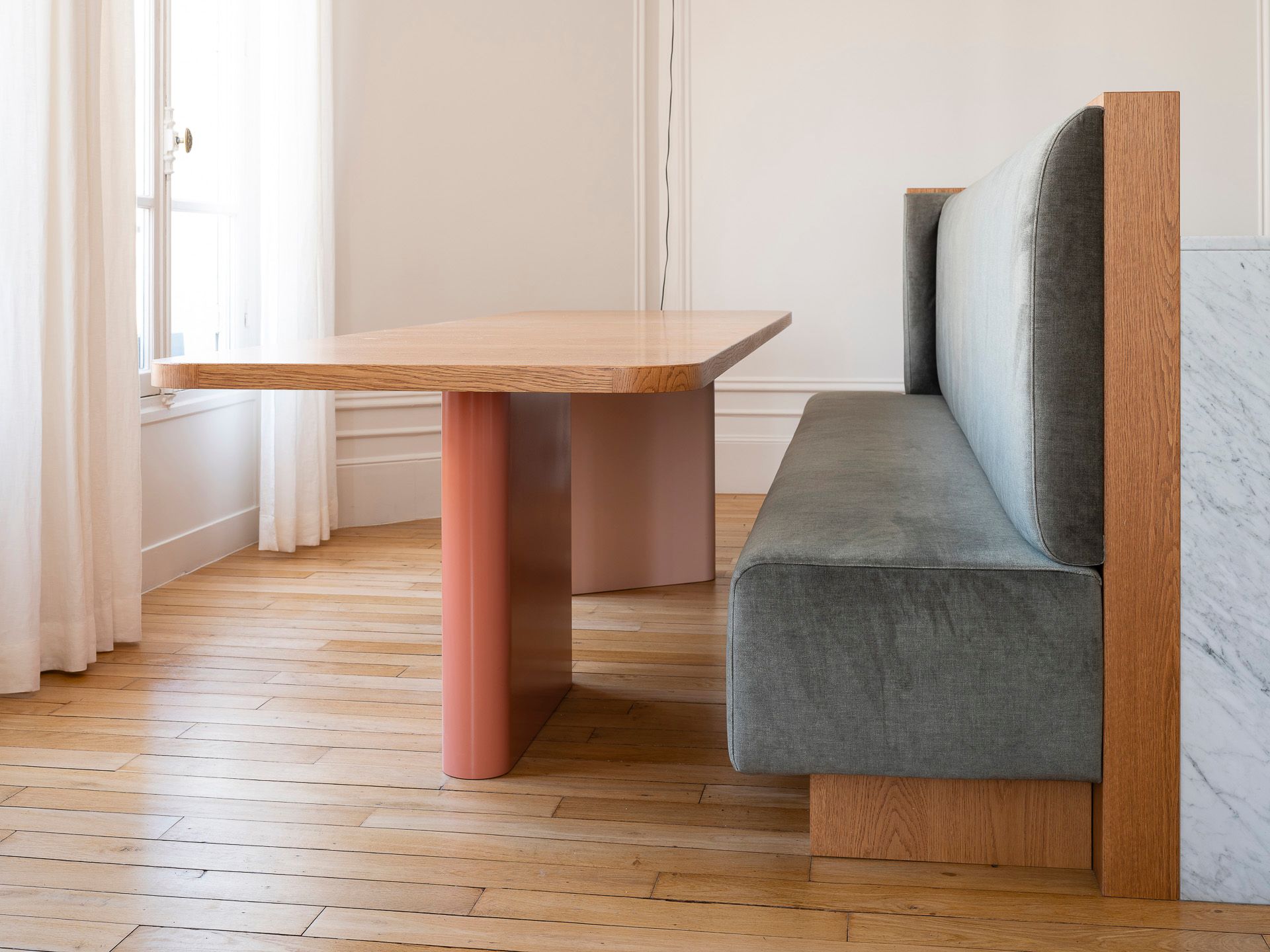 salle à manger design appartement haussmannien rénové Paris salle à manger design appartement haussmannien rénové Paris