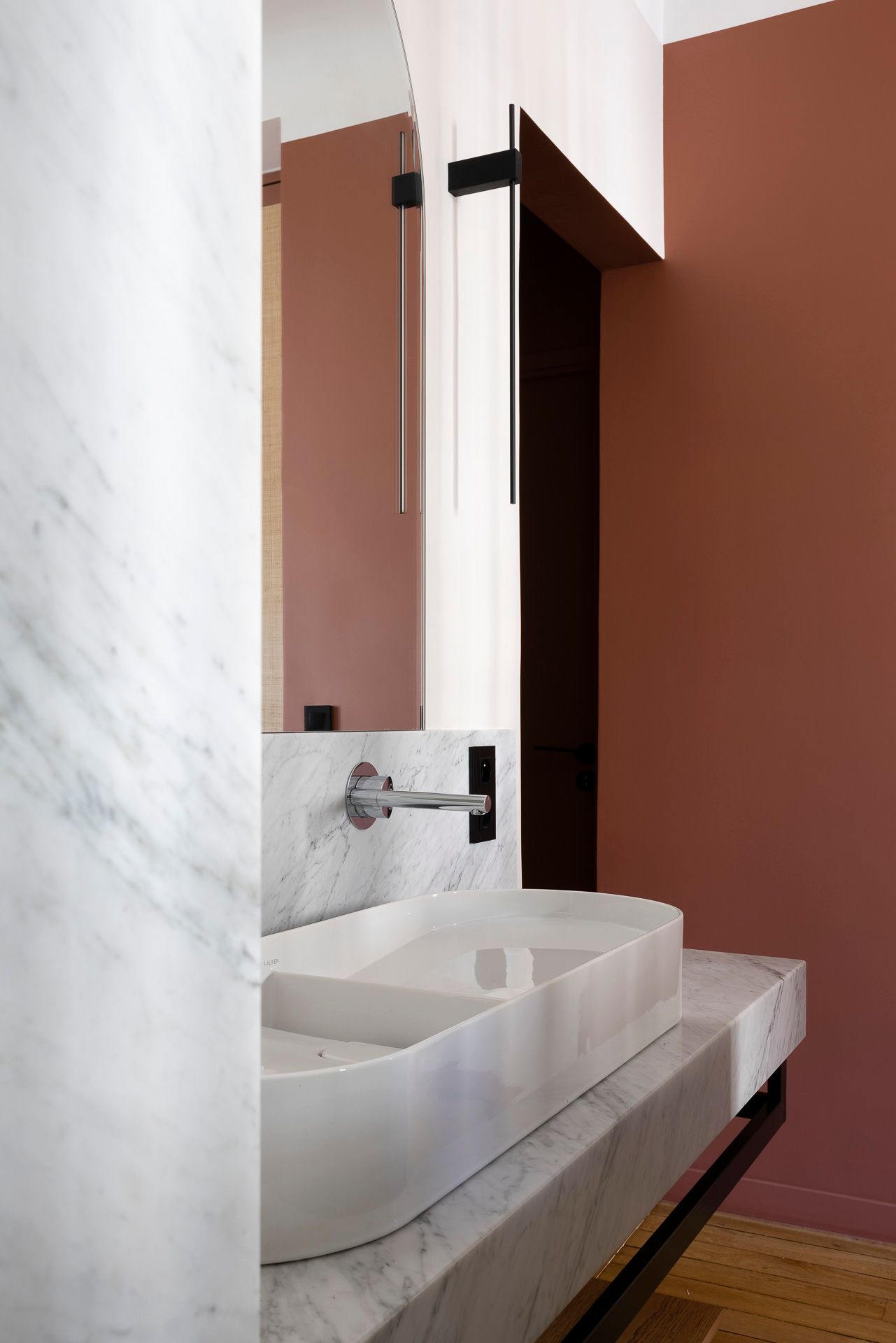 salle de bain design appartement haussmannien rénové Paris salle de bain design appartement haussmannien rénové Paris