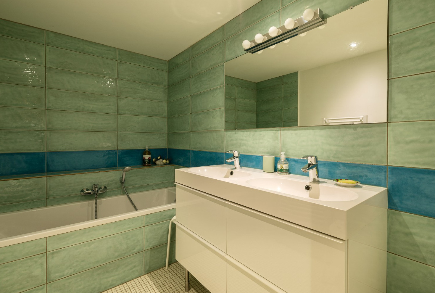 salle de bain verte
