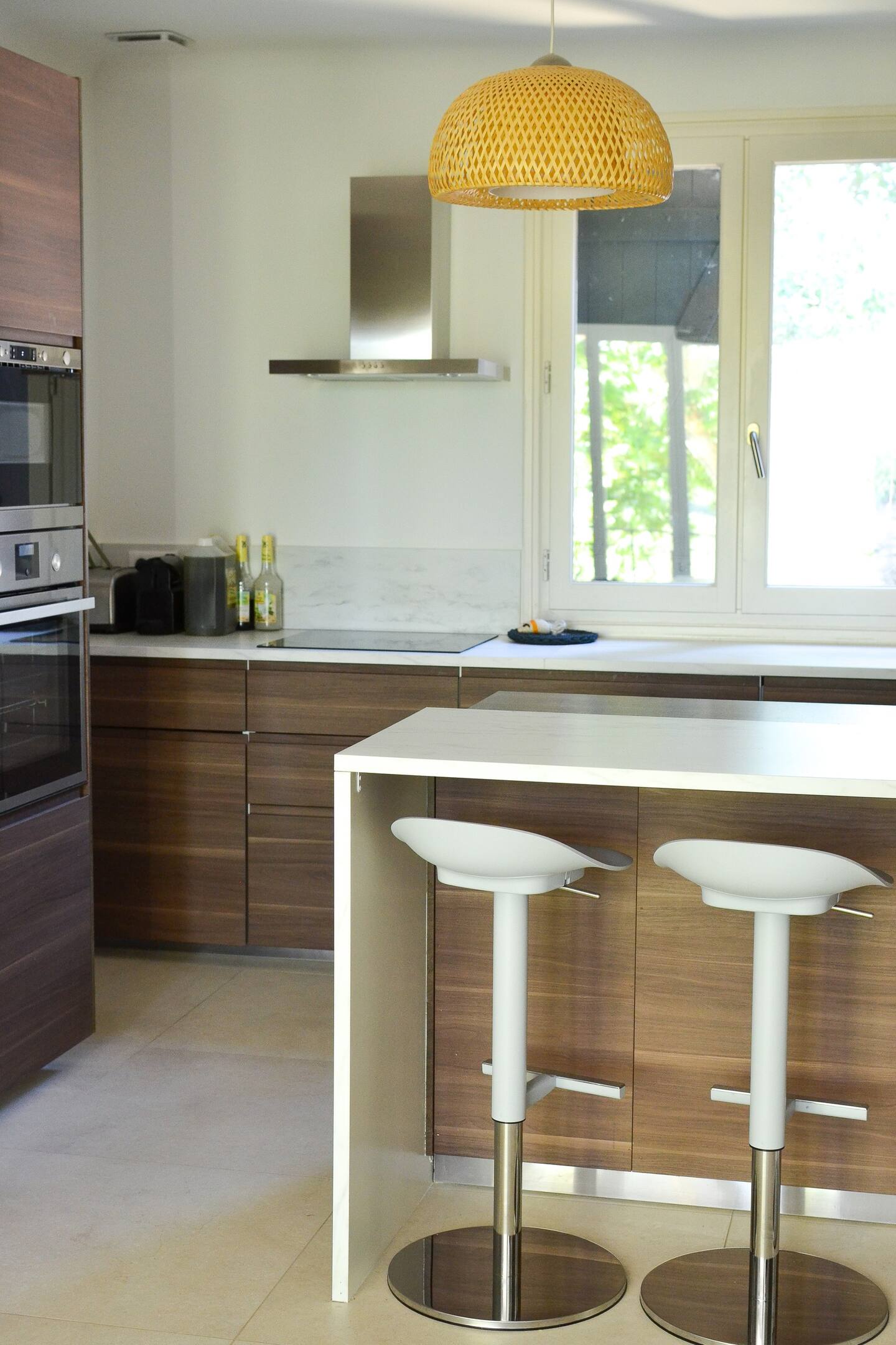 cuisine bois moderne maison en pierres Luberon Provence