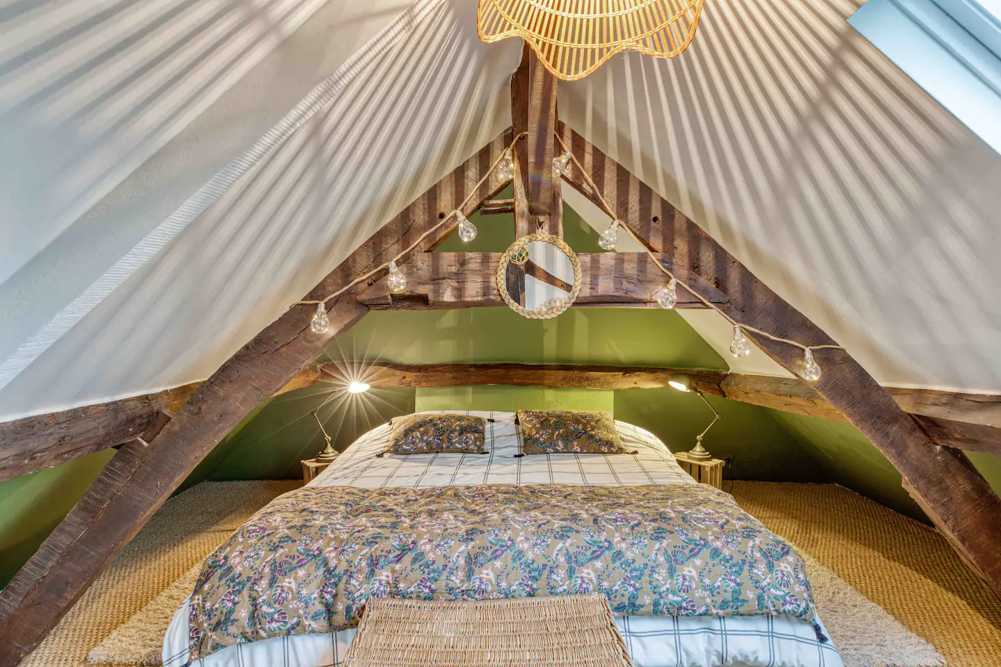 chambre mansardée manoir de Cauverville 18e siècle Normandie
