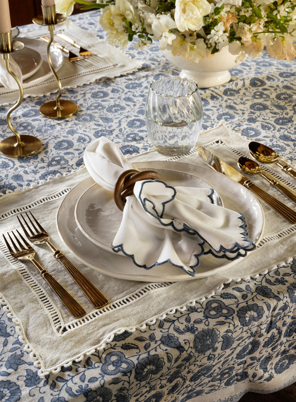 table décoration bleue et blanche table décoration bleue et blanche