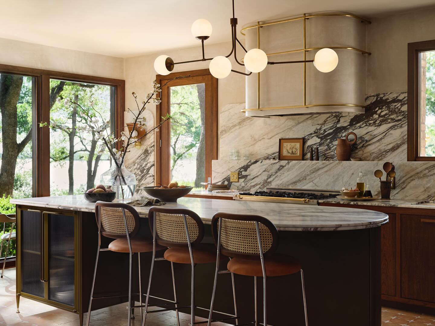 cuisine décoration mid-century par Joanna et Chip Gaines Fixer Upper the lake house cuisine décoration mid-century par Joanna et Chip Gaines Fixer Upper the lake house