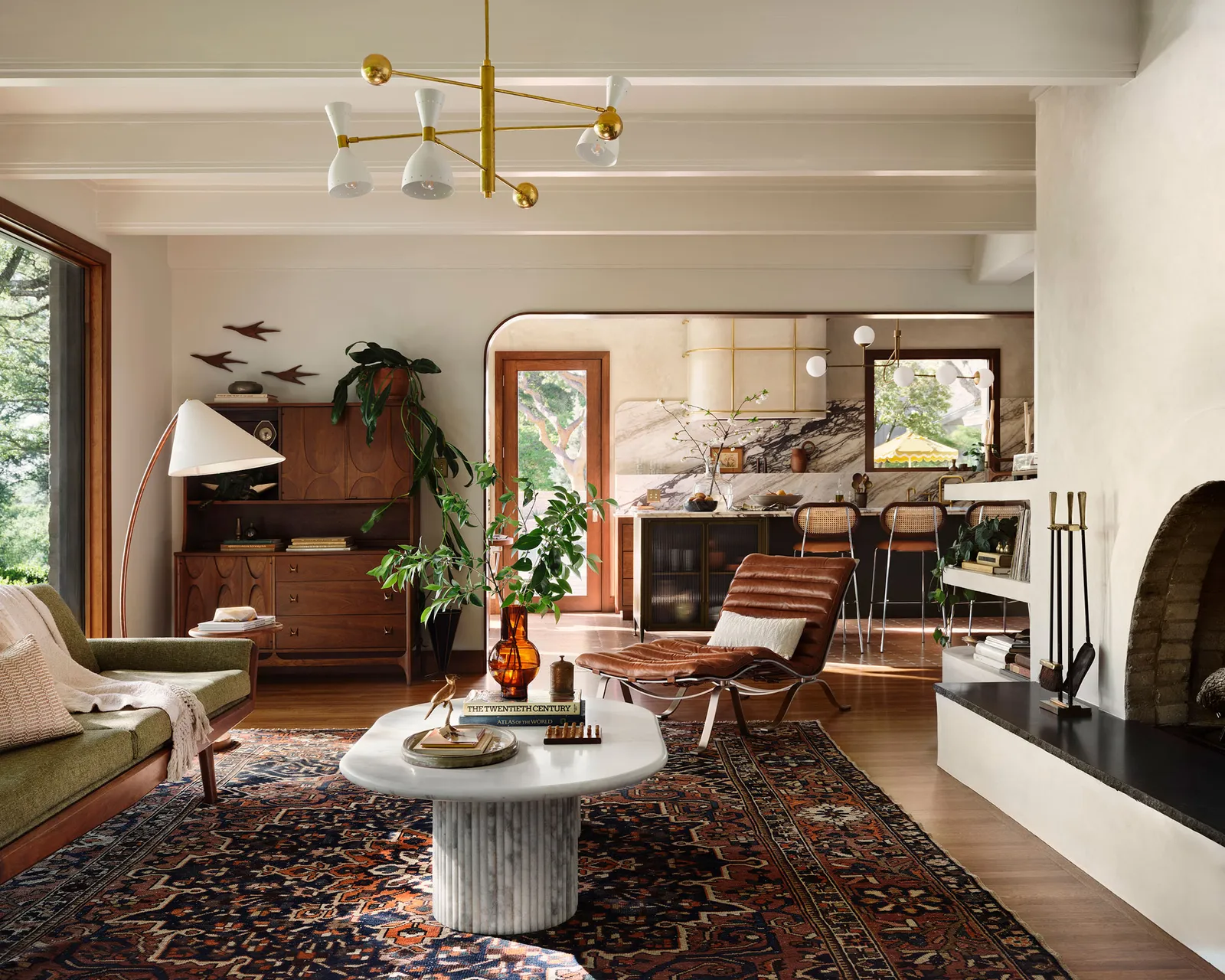 salon décoration mid-century par Joanna et Chip Gaines Fixer Upper the lake house salon décoration mid-century par Joanna et Chip Gaines Fixer Upper the lake house