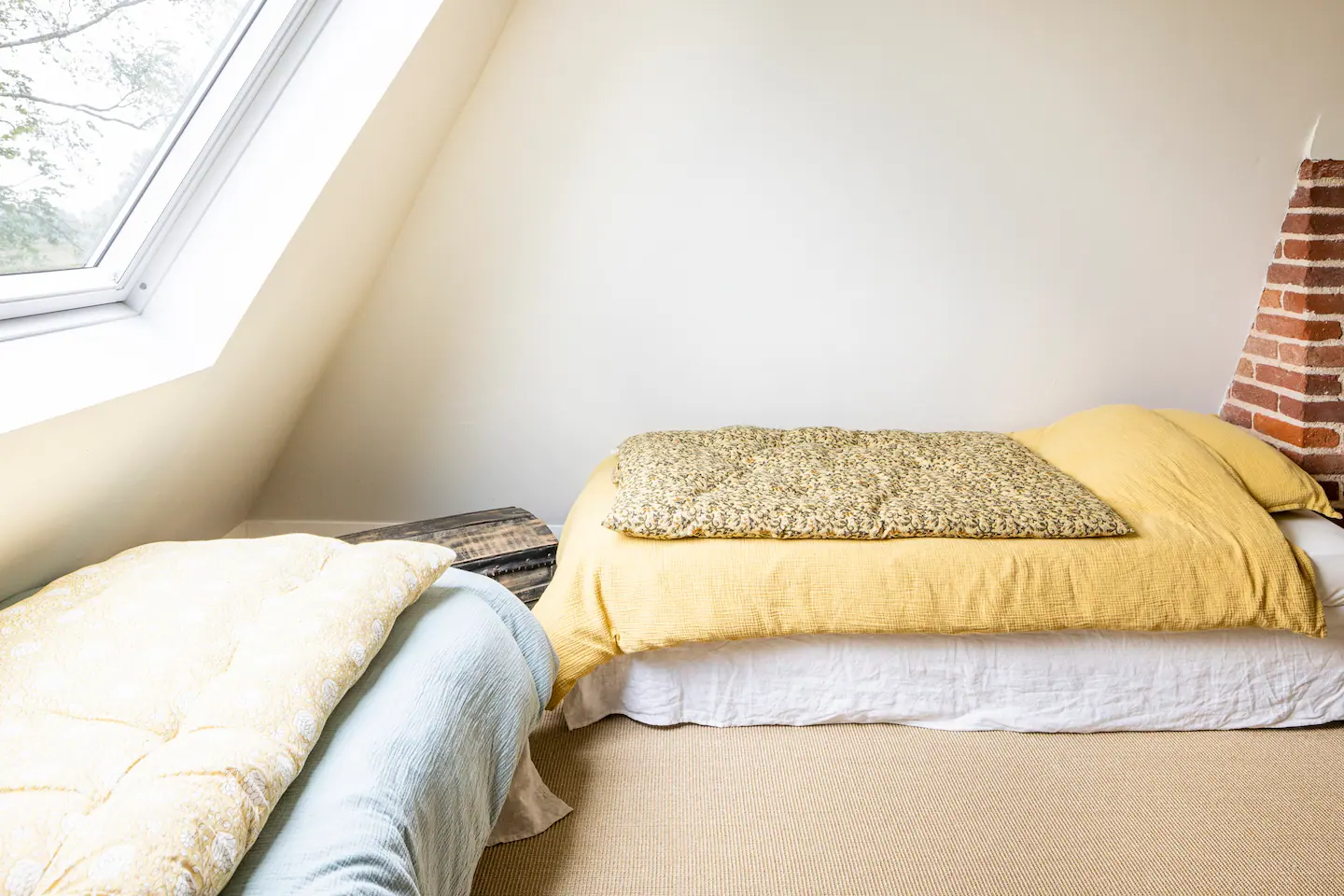 chambre mansardée à deux lits