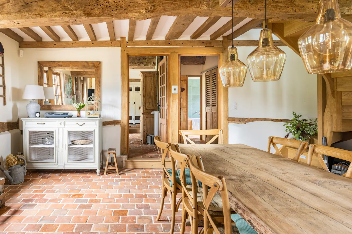salle à manger avec poutres décoration rustique maison de campagne à colombages Normandie