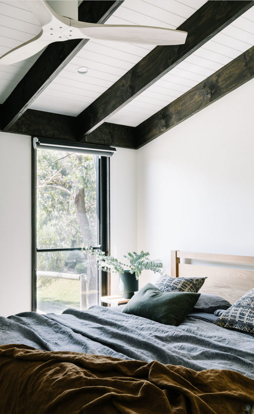 chambre avec poutres noires maison modulable préfabriquée Prebuilt modèle Habitat