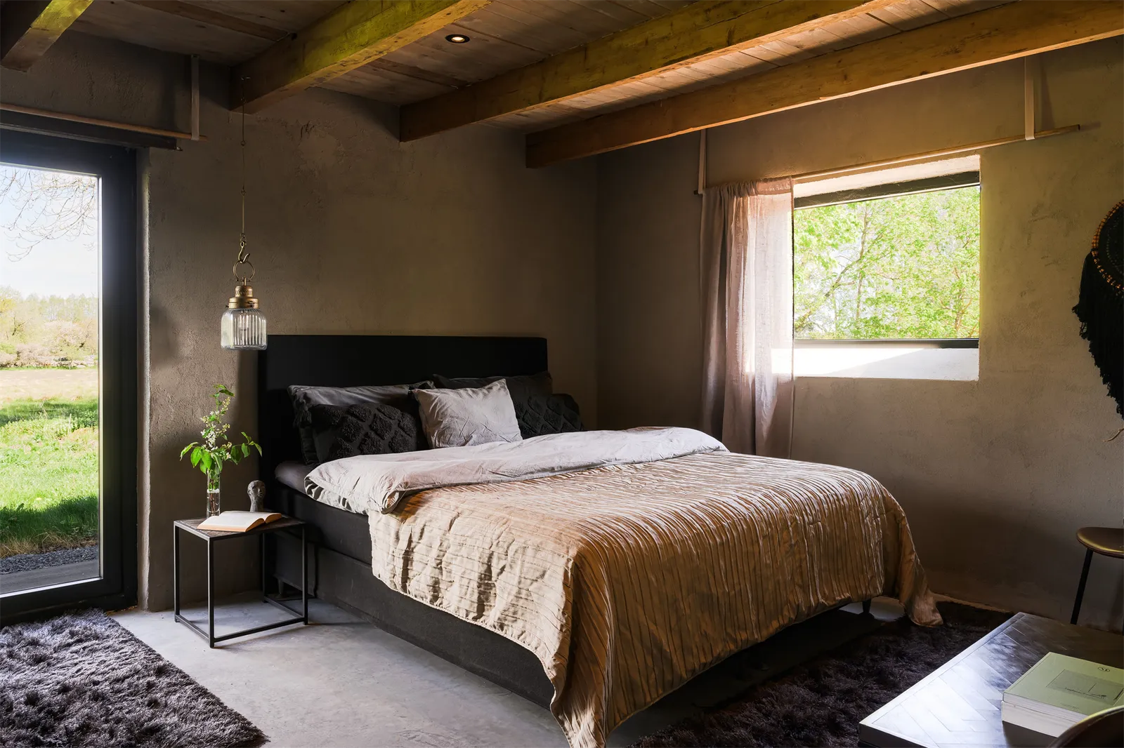 chambre grange rénovée décoration contemporaine