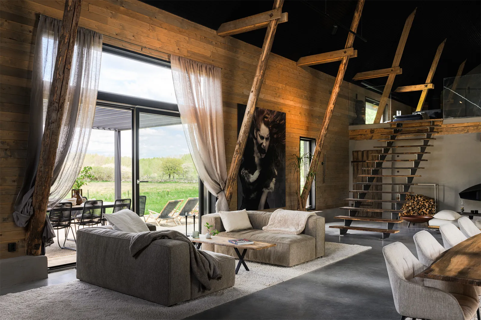 salon grange rénovée décoration contemporaine