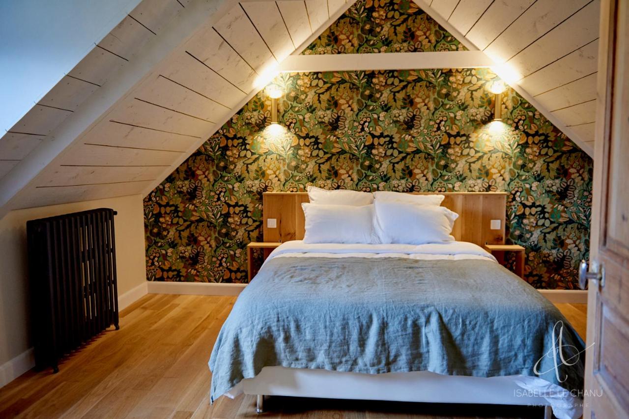 chambre mansardée avec papier-peint chambre mansardée avec papier-peint