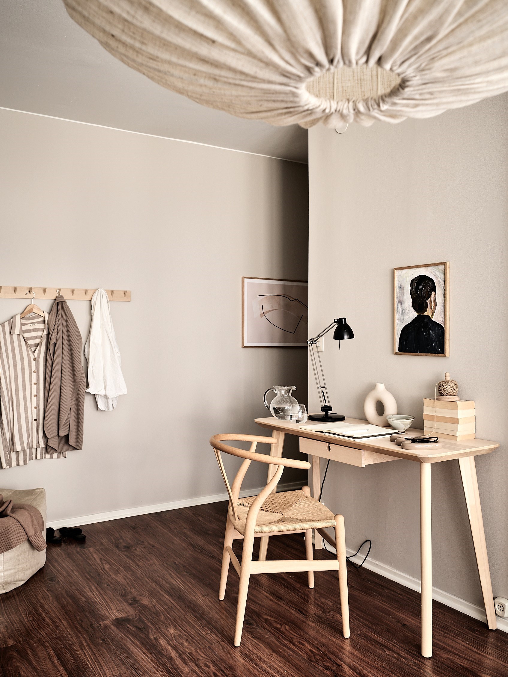 bureau dans salon bureau dans salon