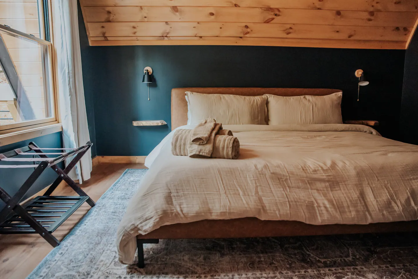 chambre bleue et bois maison A-Frame chambre bleue et bois maison A-Frame