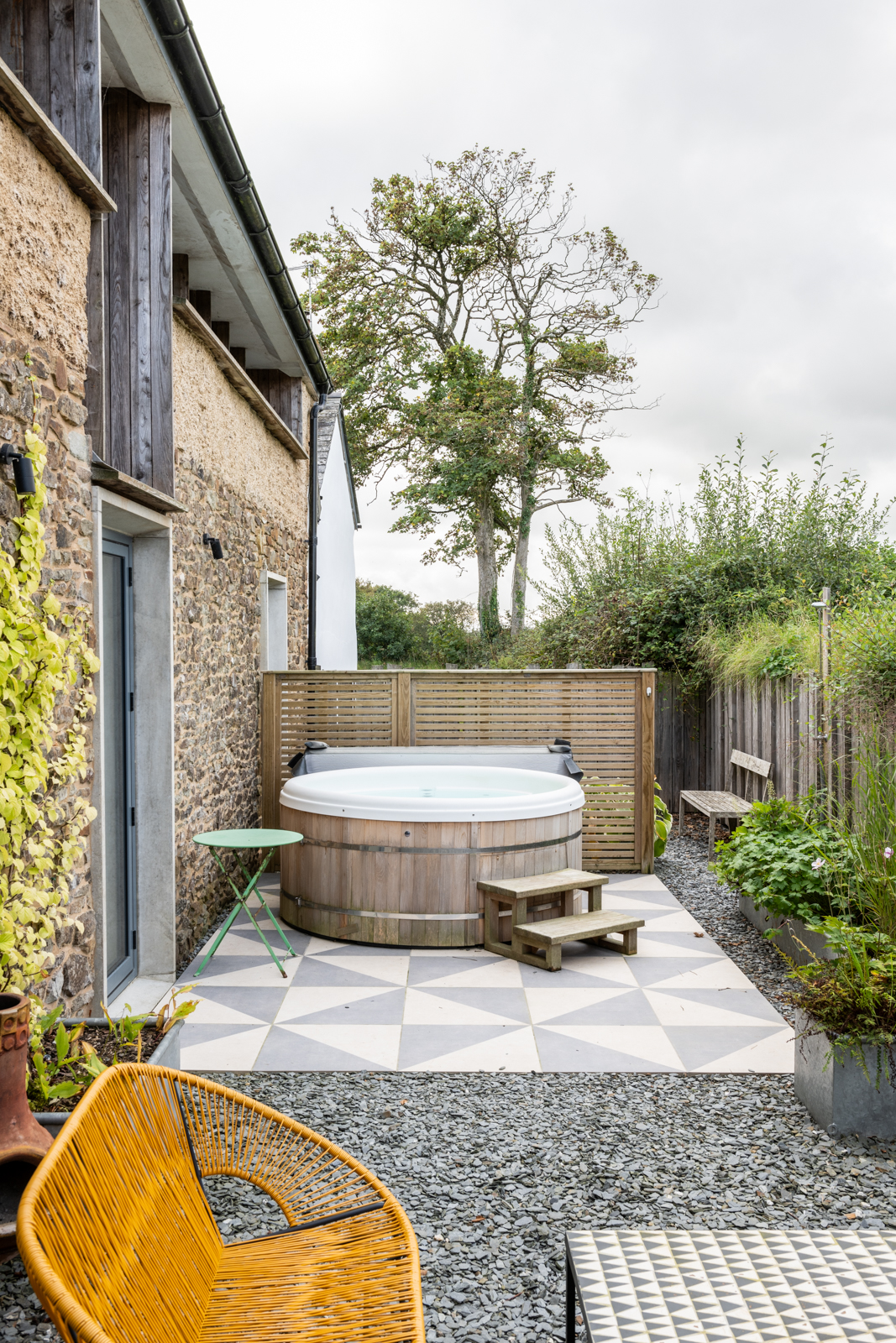 terrasse avec jacuzzi terrasse avec jacuzzi