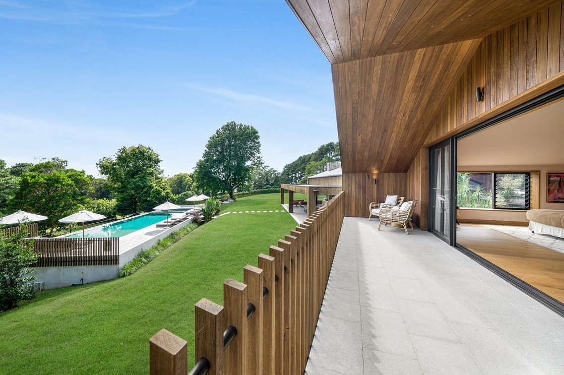 maison en bois de cèdre avec piscine maison en bois de cèdre avec piscine