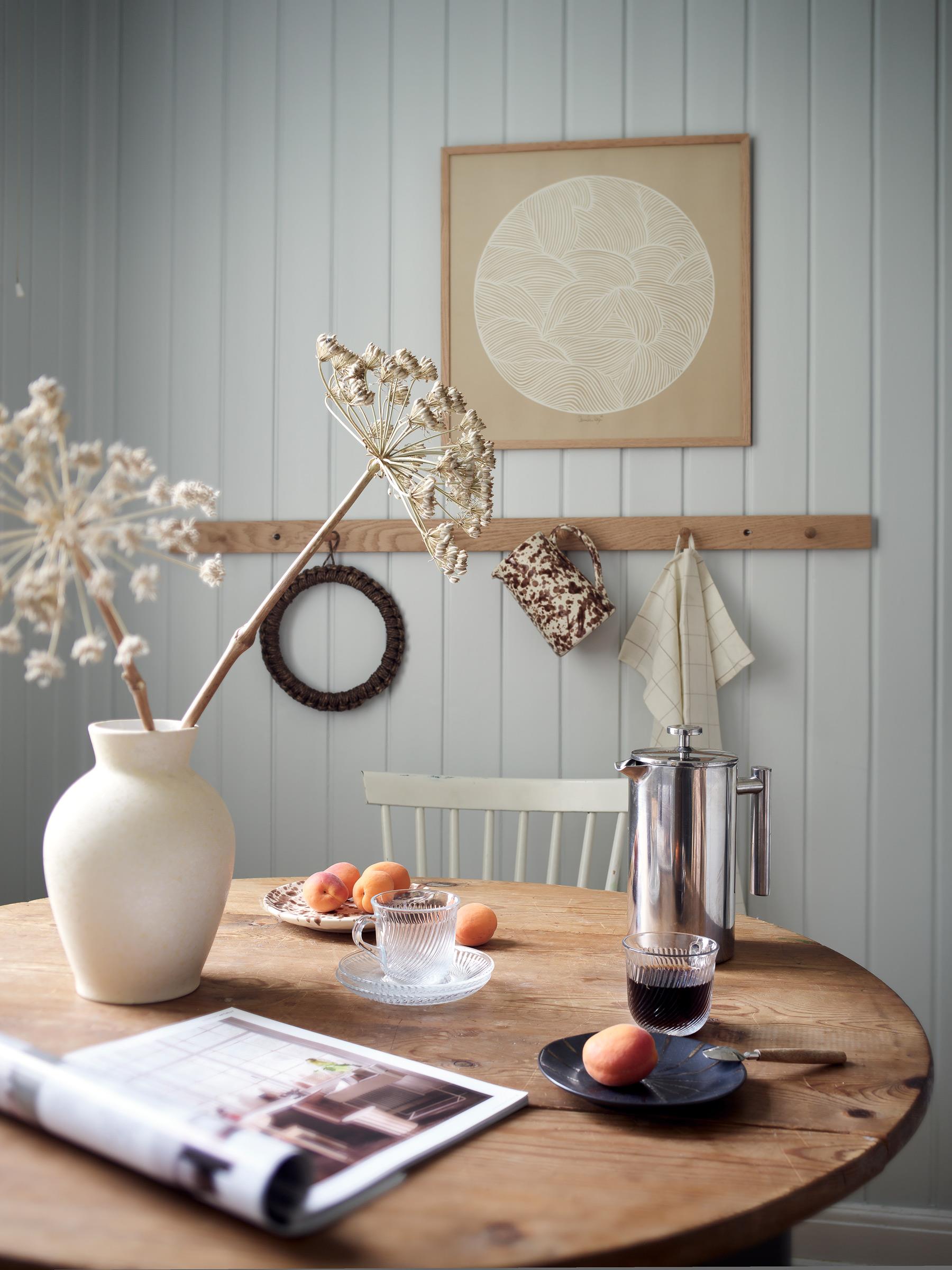 cuisine blanche murs bleu pâle décoration scandinave pastel cuisine blanche murs bleu pâle décoration scandinave pastel