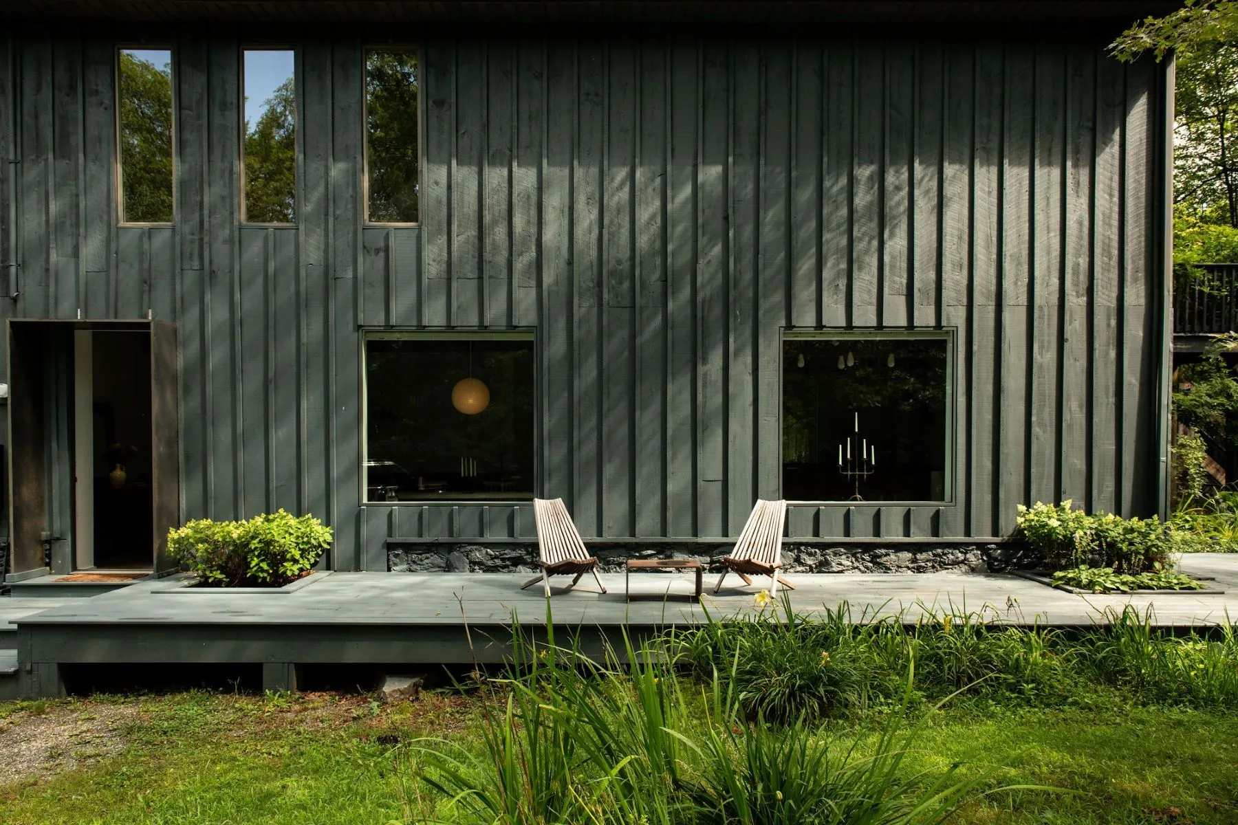 maison rénovée façade verte