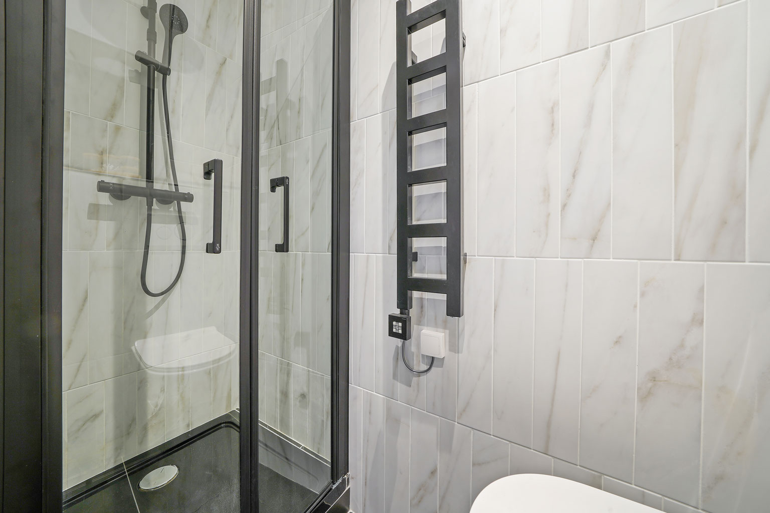 salle d'eau marbre studio Paris 15m2