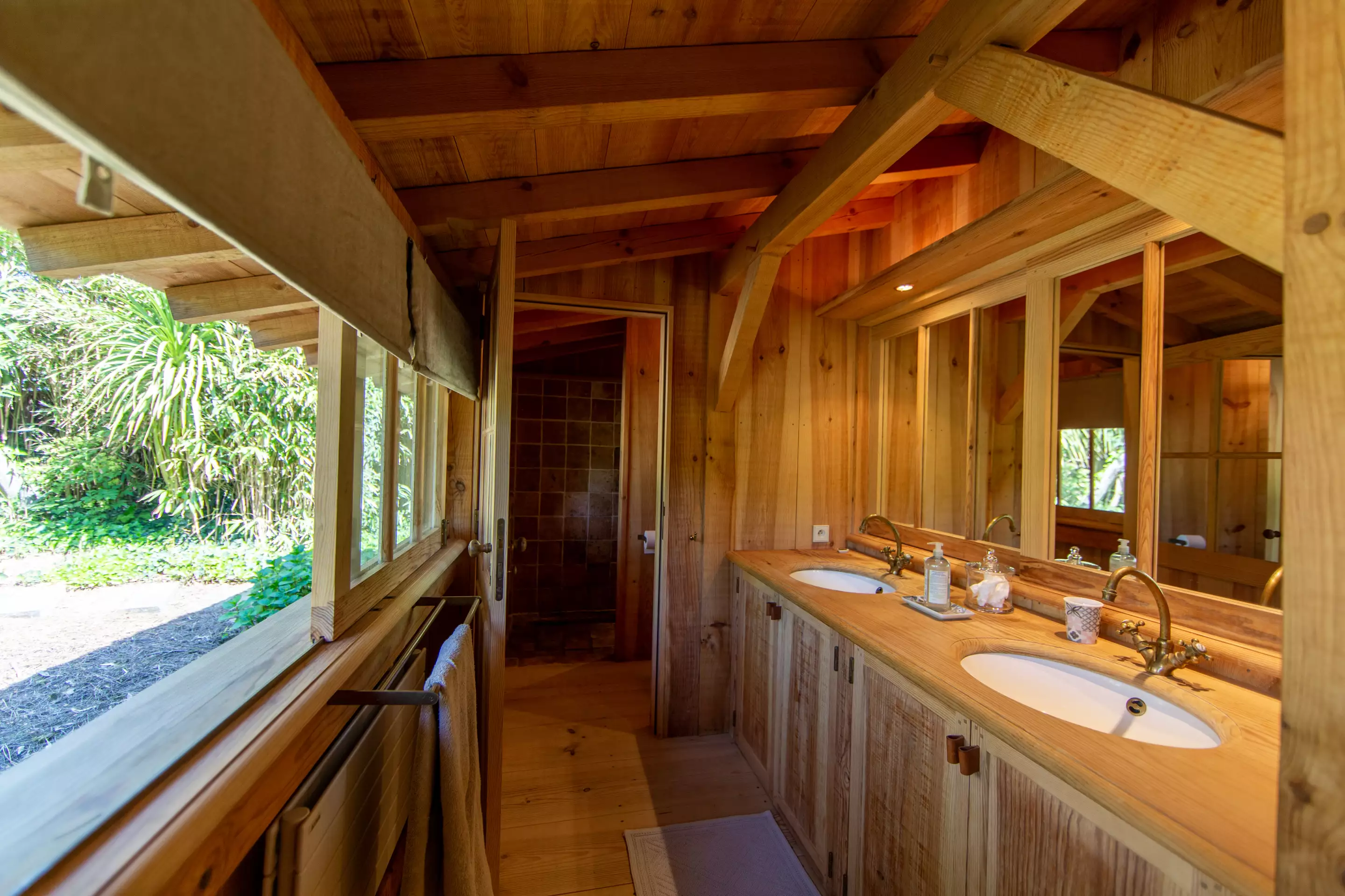 salle de bain avec fenêtre salle de bain avec fenêtre
