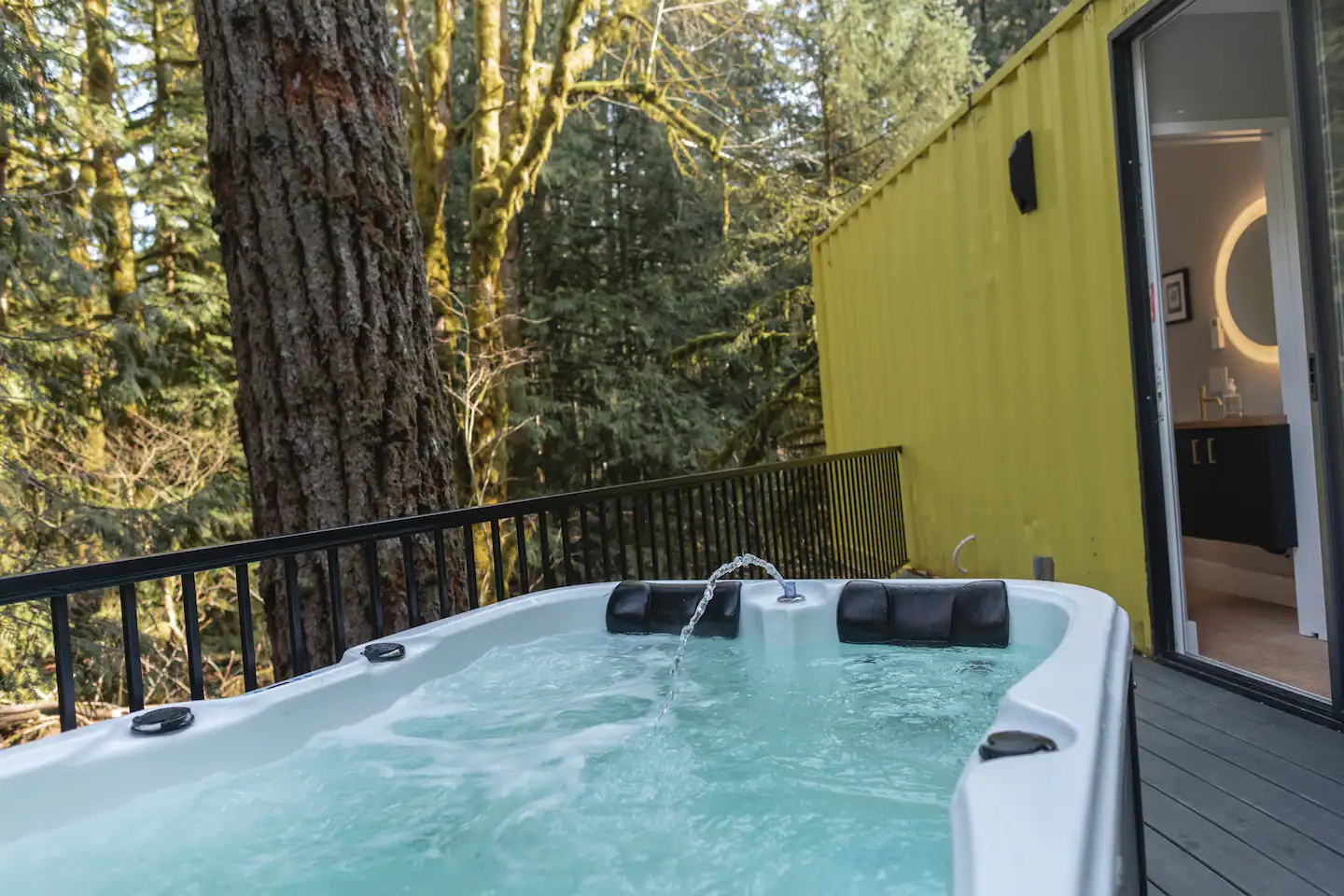 jacuzzi terrasse maison container