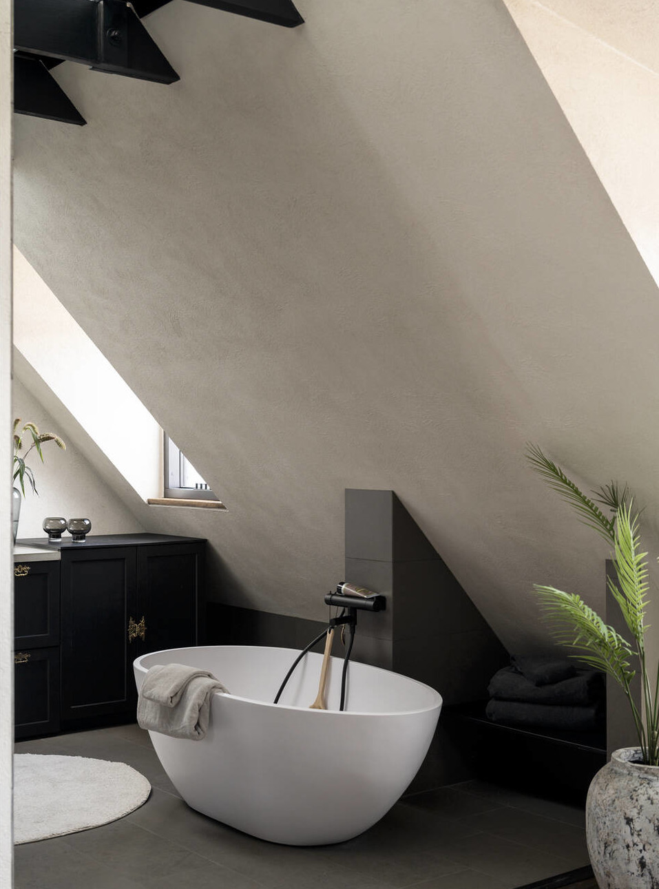 salle de bain baignoire îlot appartement de 114m2 en duplex décoration contemporaine