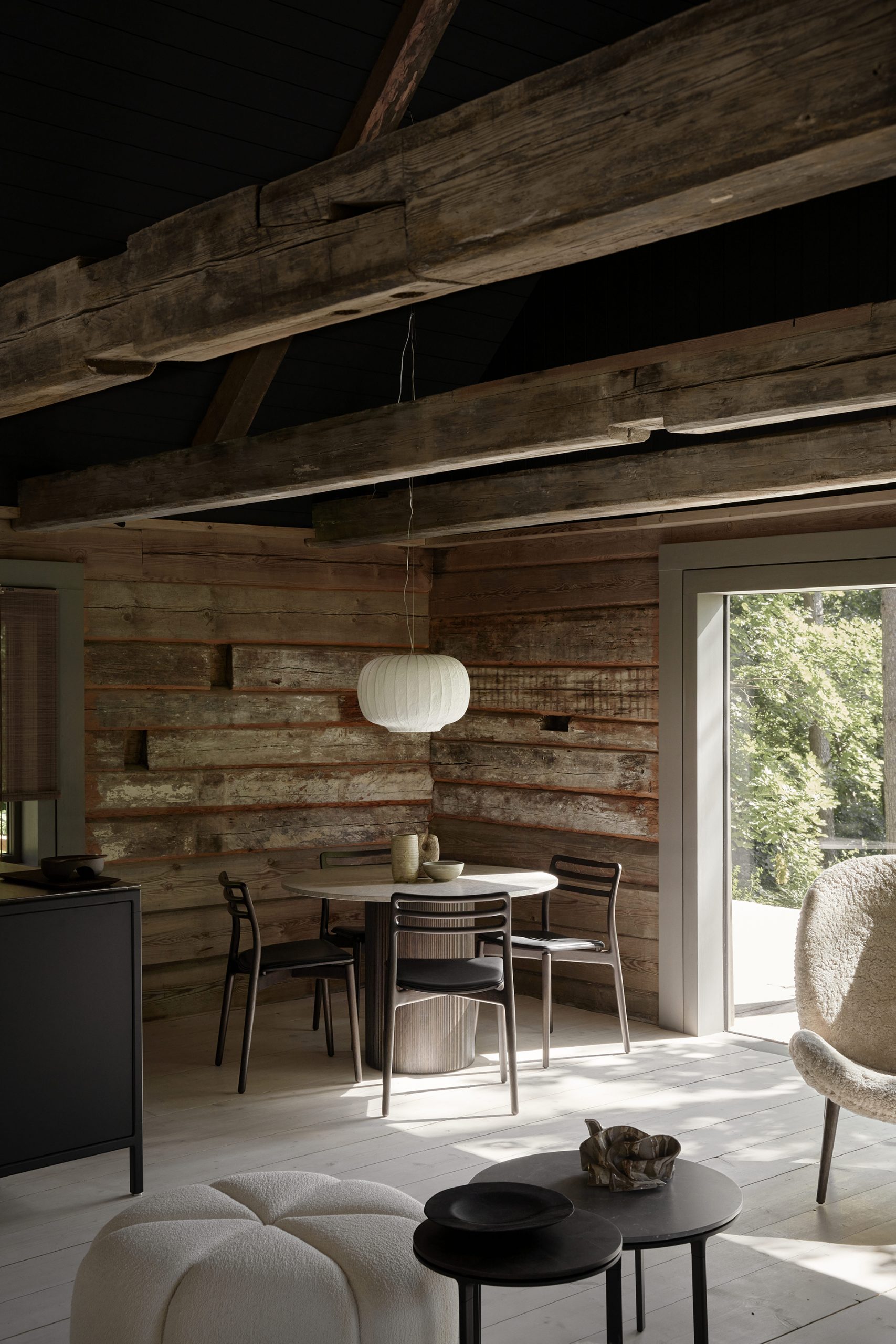 salon et salle à manger maison en bois Vipp Salaca River Lettonie salon et salle à manger maison en bois Vipp Salaca River Lettonie