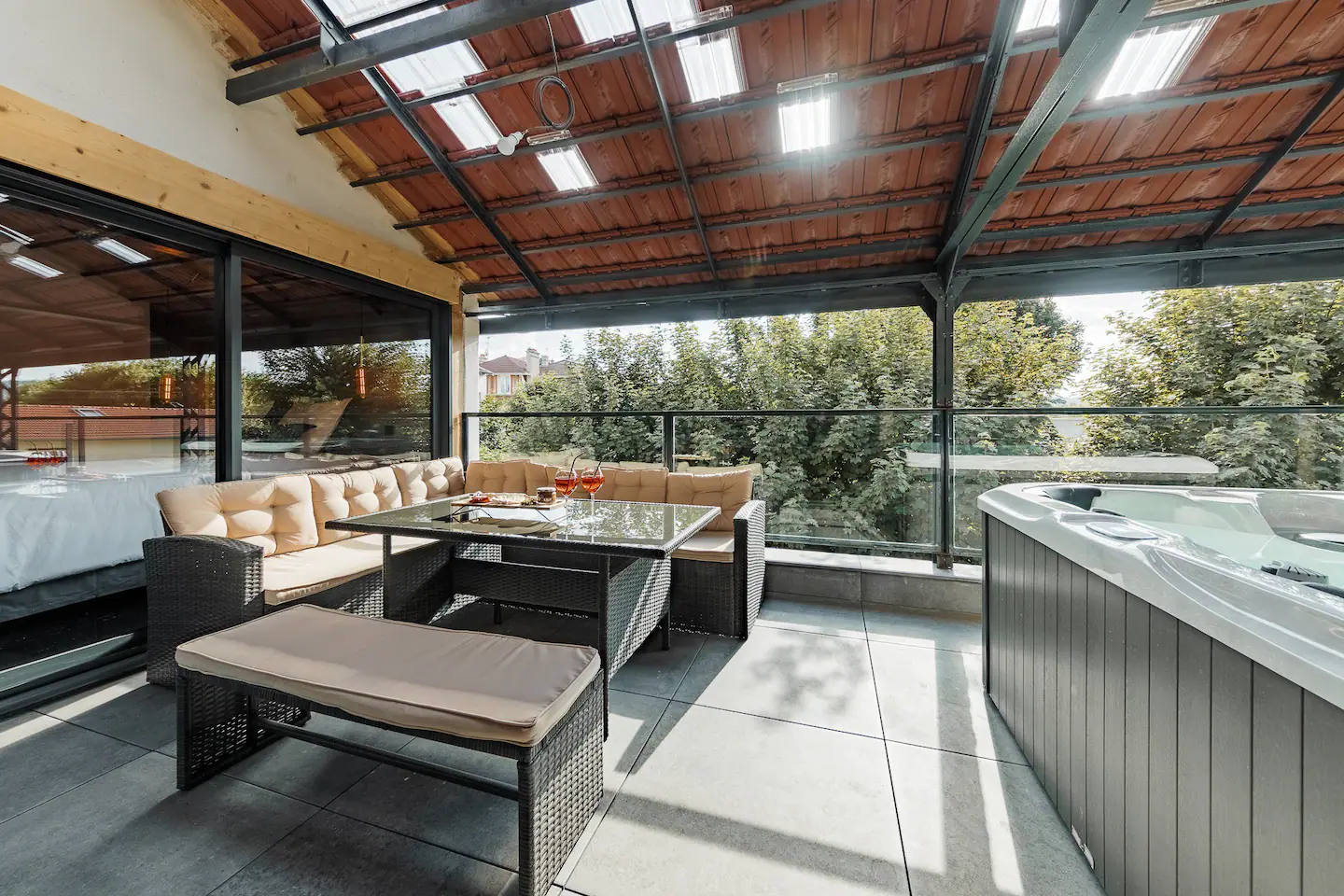 terrasse avec jacuzzi loft