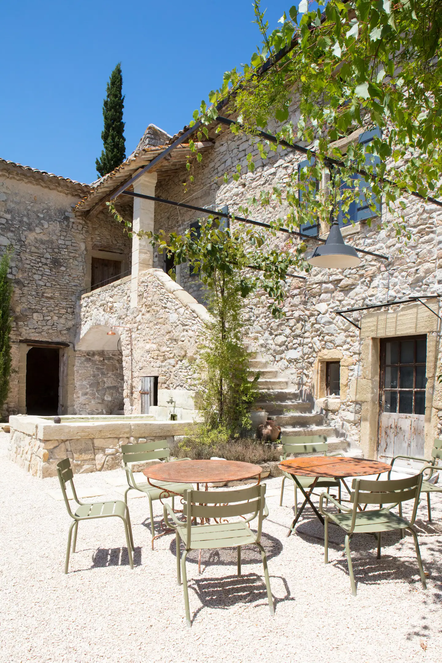 ancien mas en pierres en Provence ancien mas en pierres en Provence