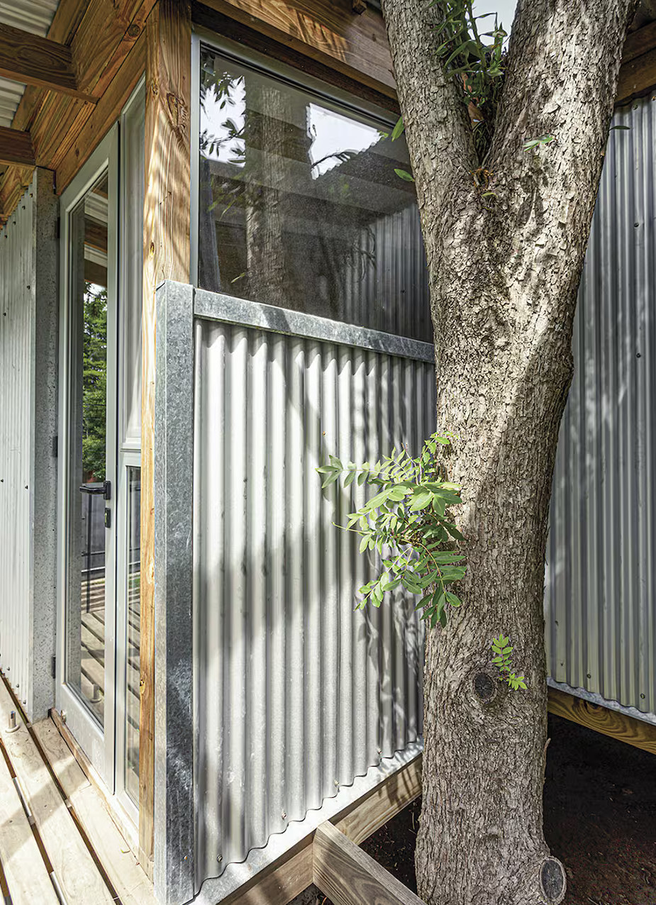 maison contemporaine en tôle et bois