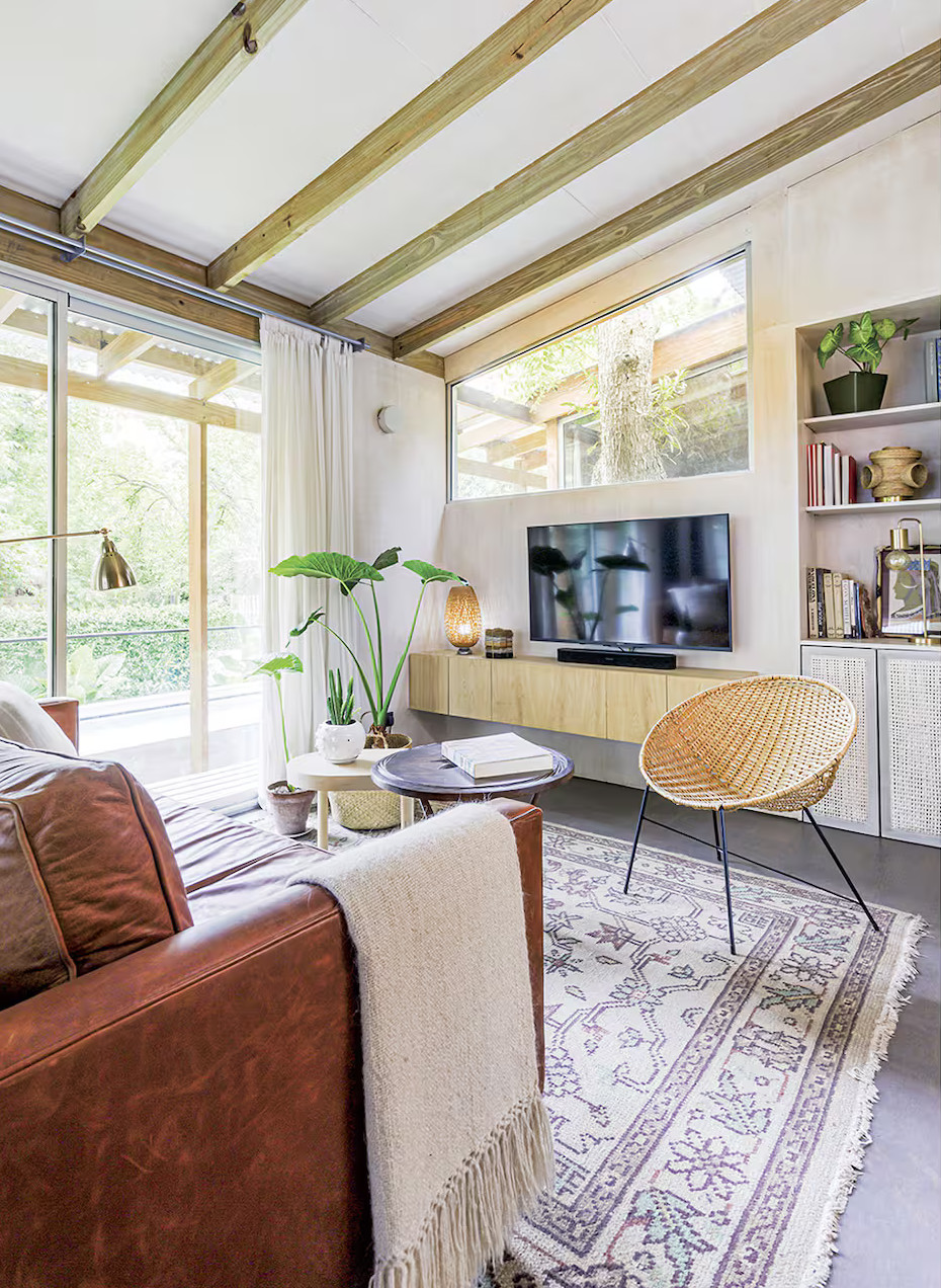 salon avec poutres maison contemporaine