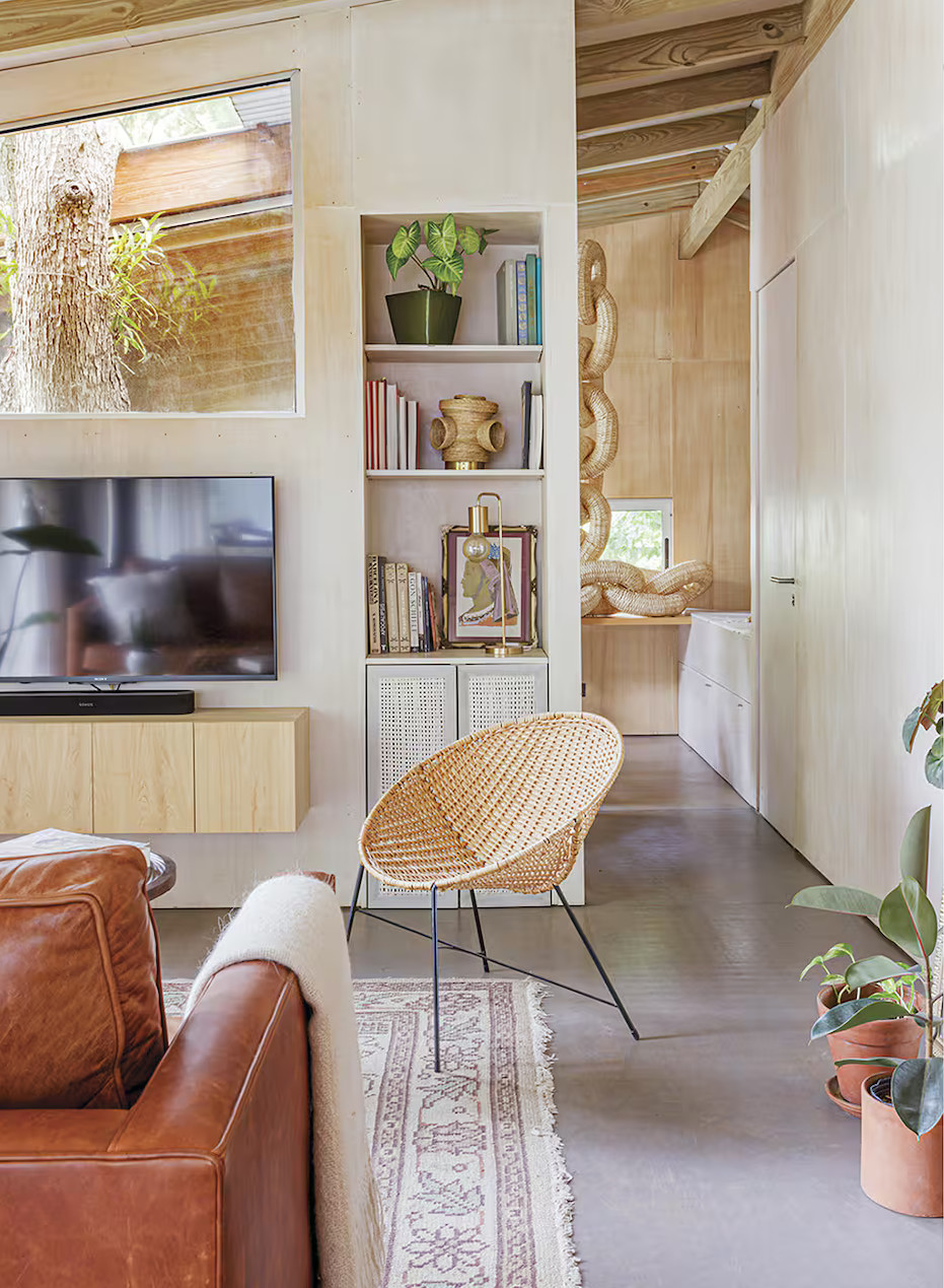 salon avec poutres maison contemporaine