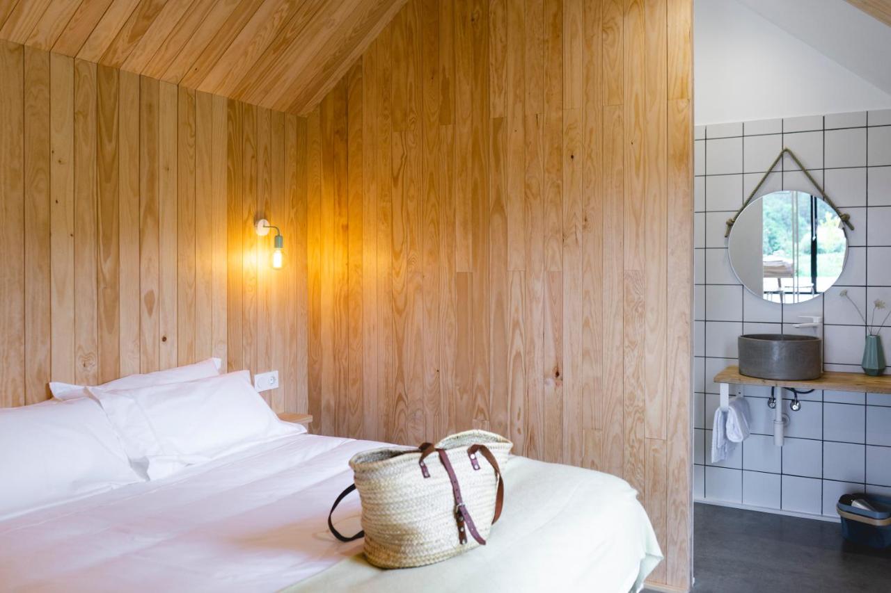 chambre avec salle de bain petite maison en bois