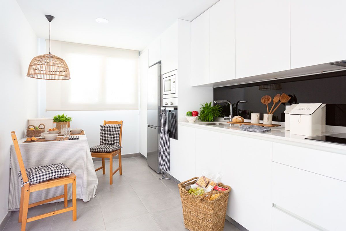 cuisine blanche design avec coin repas cuisine blanche design avec coin repas