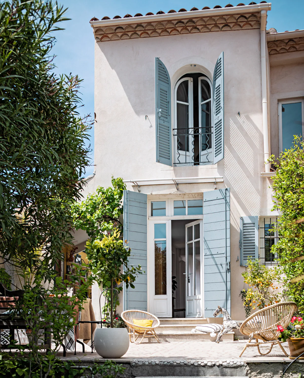 maison 19e siècle Marseille avec volets bleus maison 19e siècle Marseille avec volets bleus