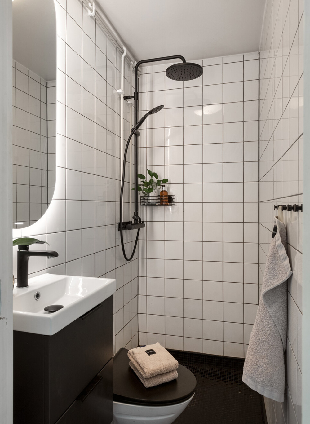 salle d salle d'eau carrelage blanc