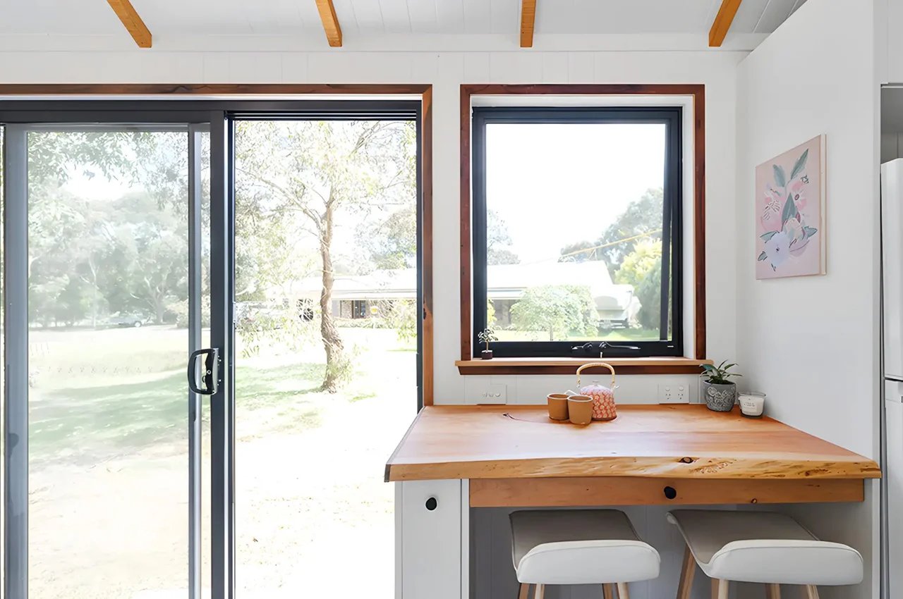 espace repas tiny house 18m2 Casuarina de Evergreen Houses Australia espace repas tiny house 18m2 Casuarina de Evergreen Houses Australia