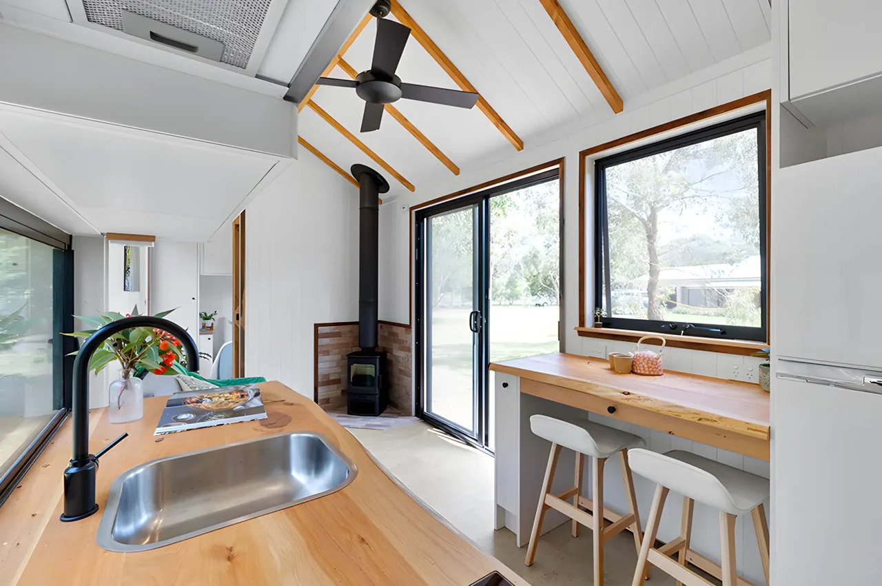 cuisine tiny house 18m2 Casuarina de Evergreen Houses Australia cuisine tiny house 18m2 Casuarina de Evergreen Houses Australia