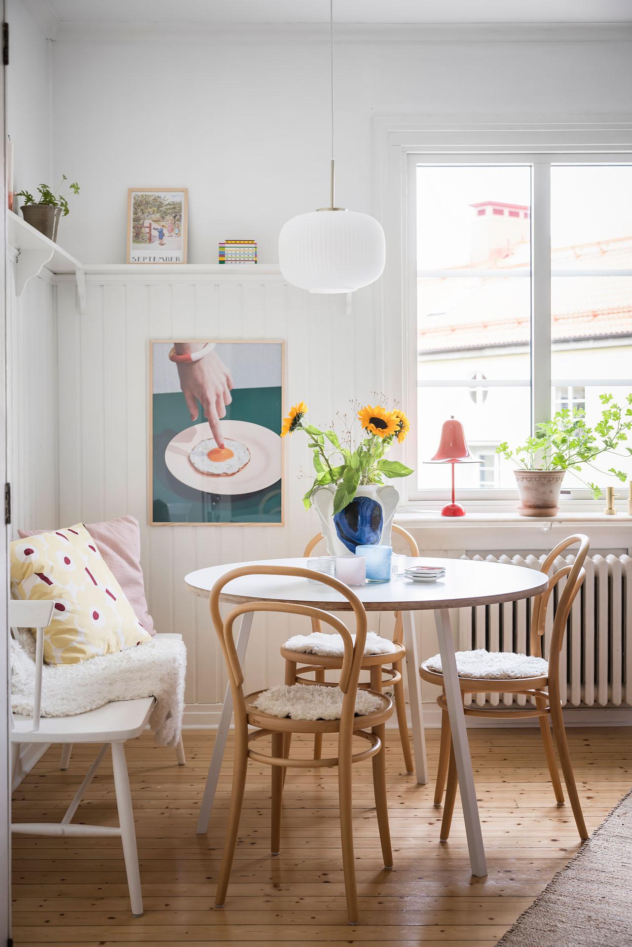 table ronde et chaises