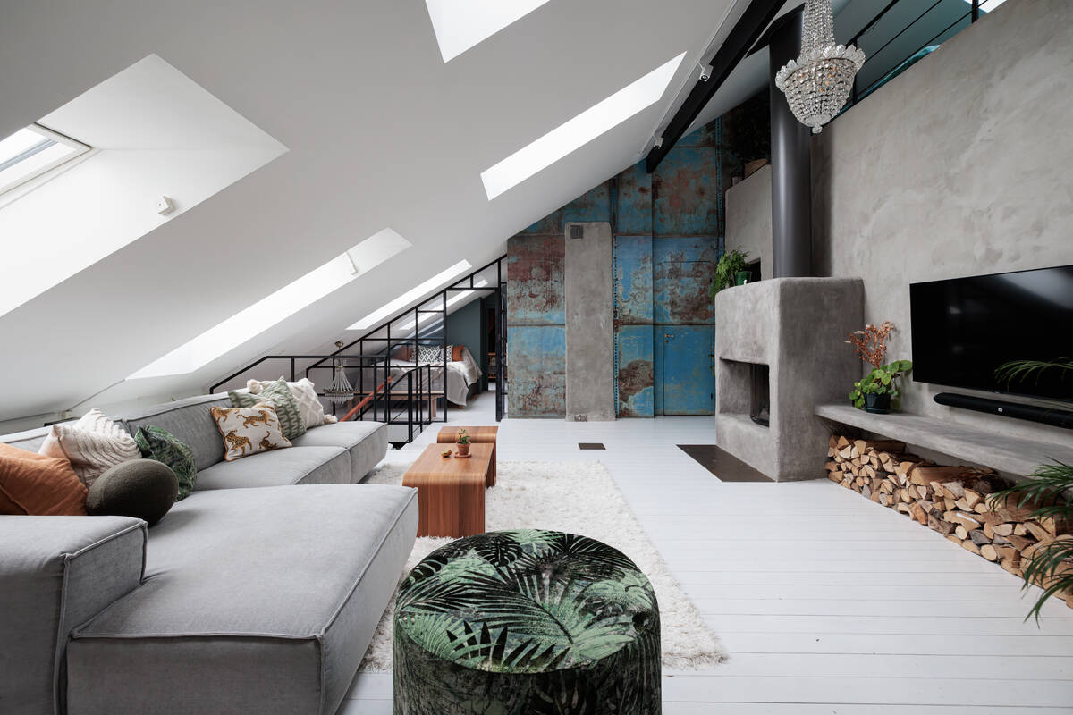 salon couleur béton avec cheminée décoration contemporaine