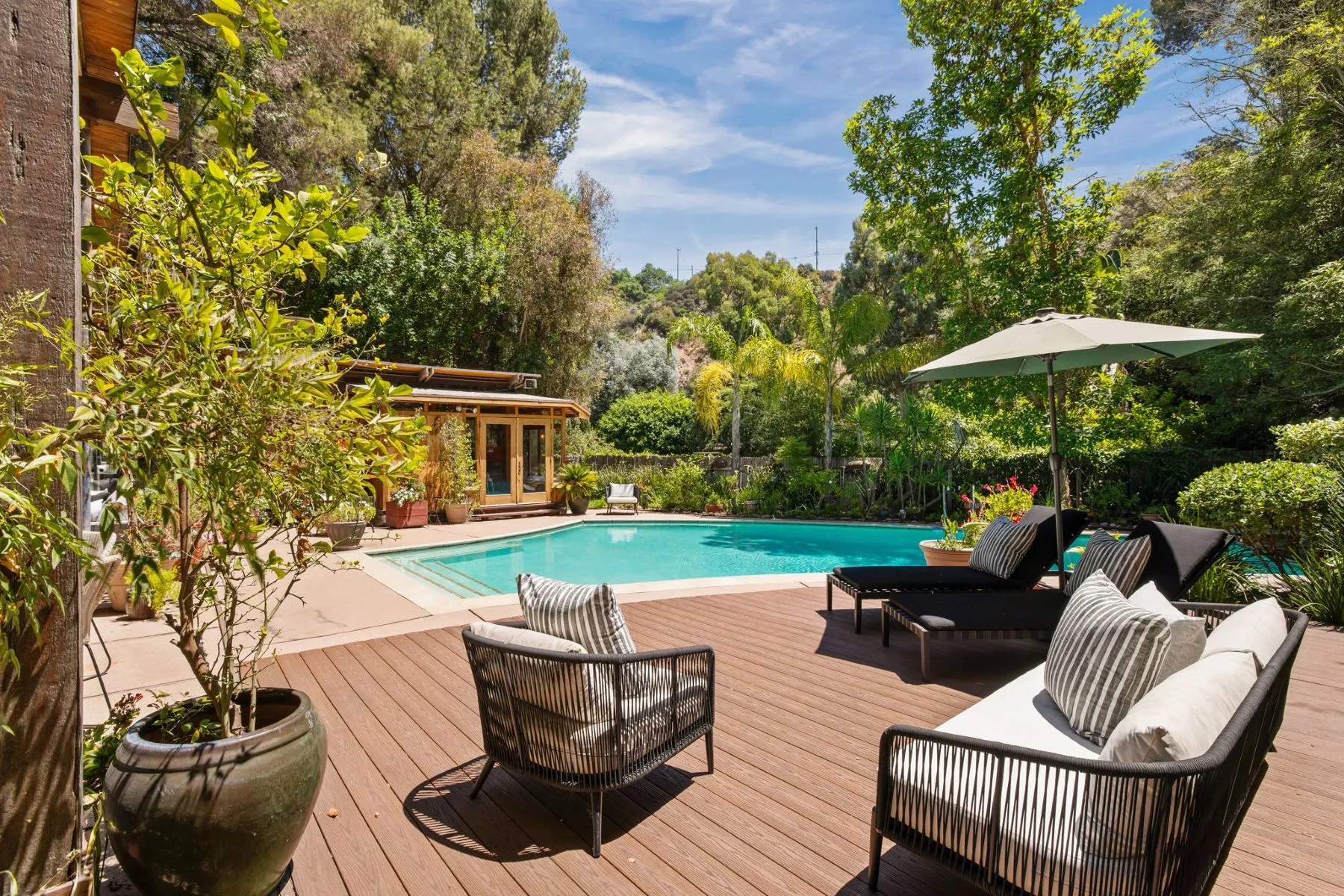 terrasse avec piscine