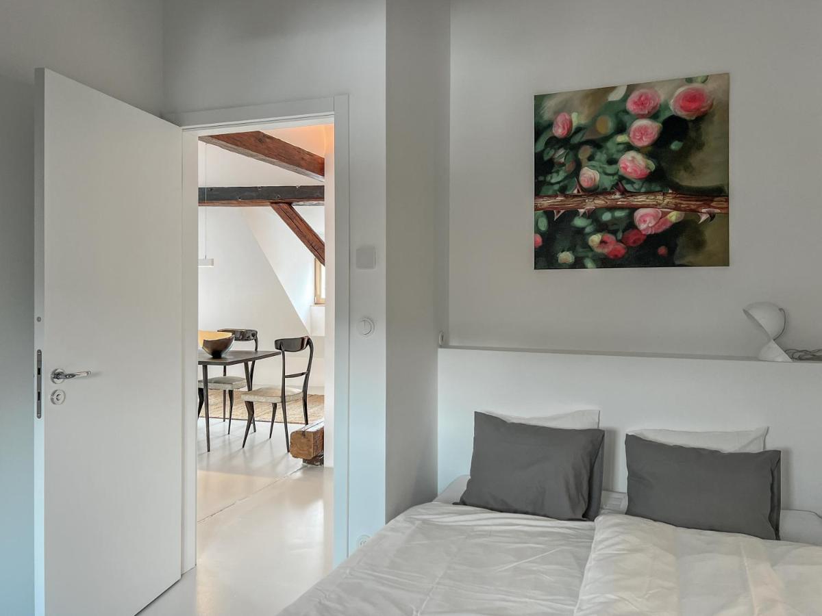 chambre appartement mansardé décoration contemporaine blanche chambre appartement mansardé décoration contemporaine blanche