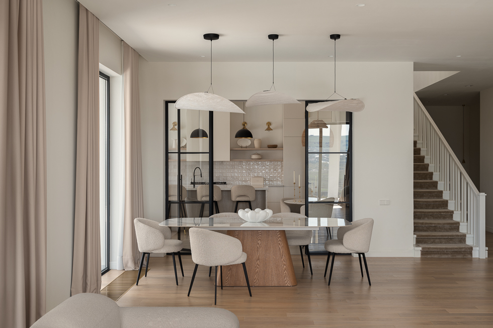 salle à manger et cuisine avec verrière maison contemporaine