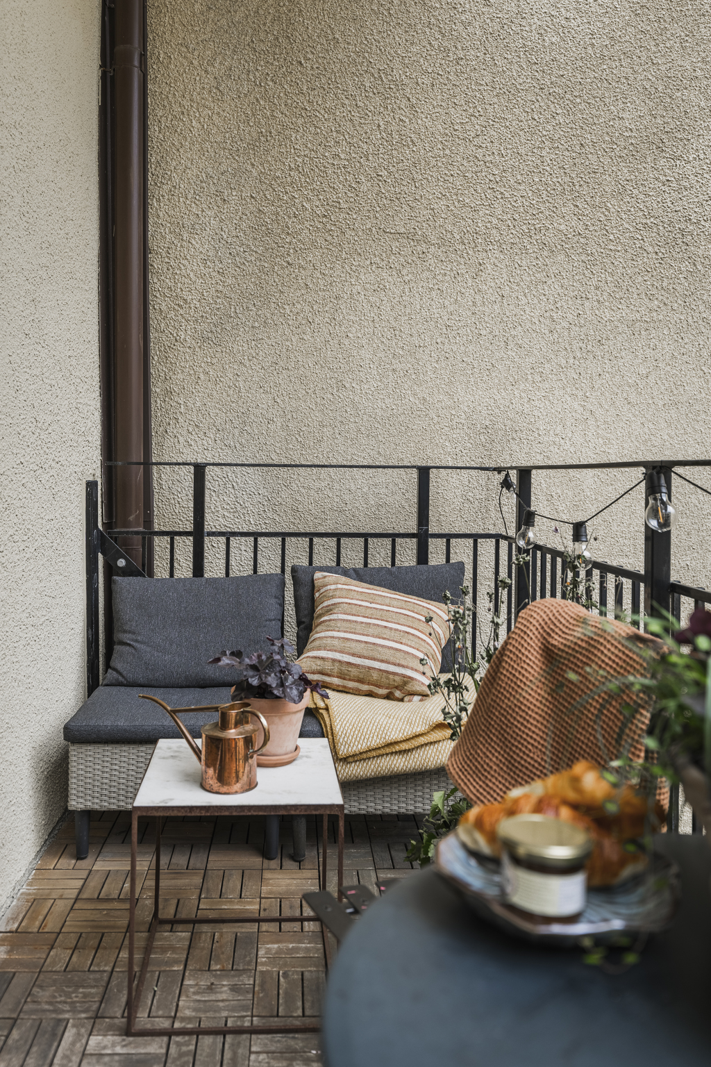 balcon sur cour apparement classique chic et lumineux balcon sur cour apparement classique chic et lumineux