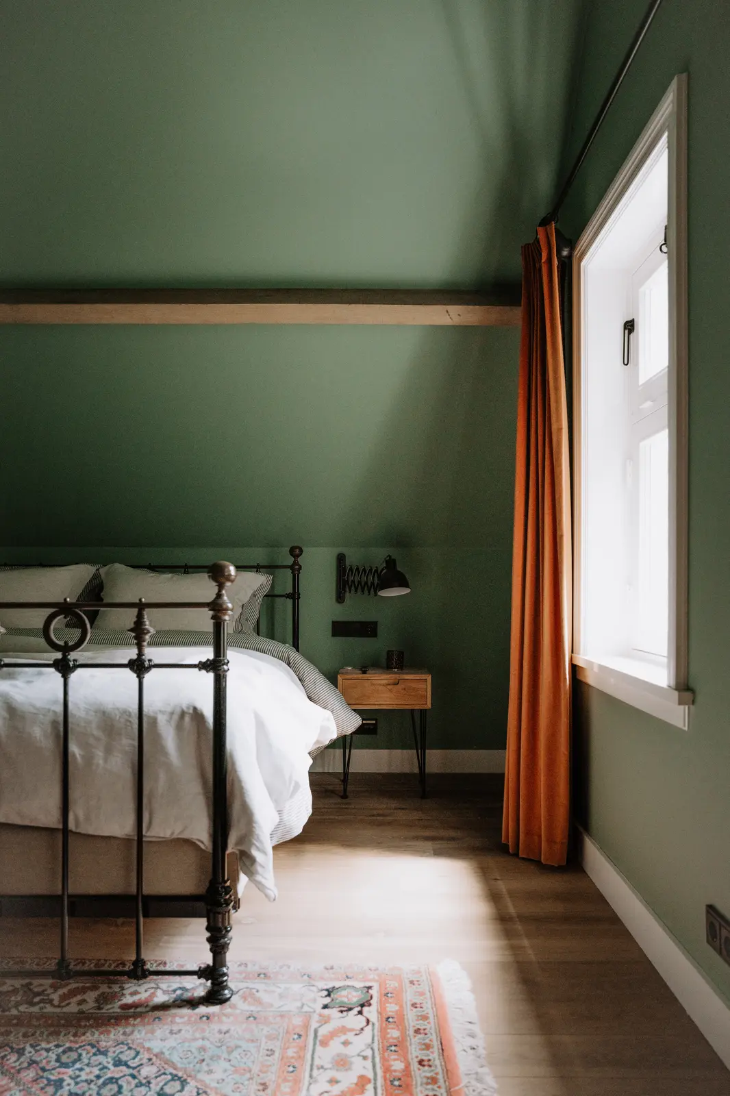 chambre mansardée verte maison néerlandaise décoration contemporaine chambre mansardée verte maison néerlandaise décoration contemporaine