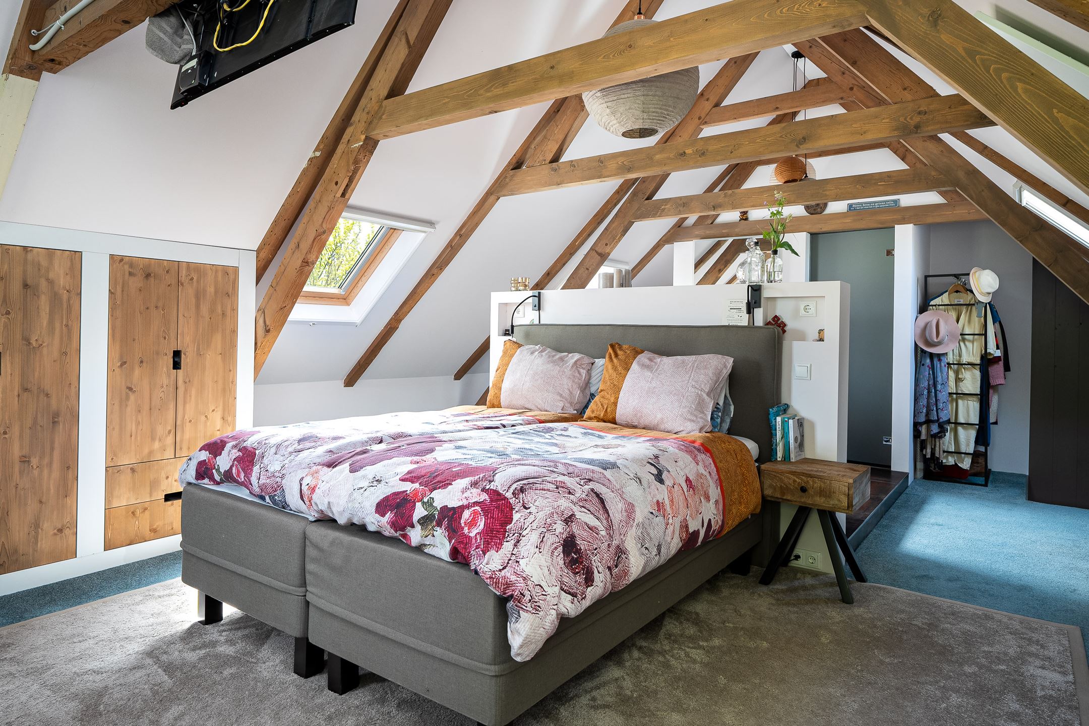 chambre sous combles avec salle de bain ferme rénovée chambre sous combles avec salle de bain ferme rénovée